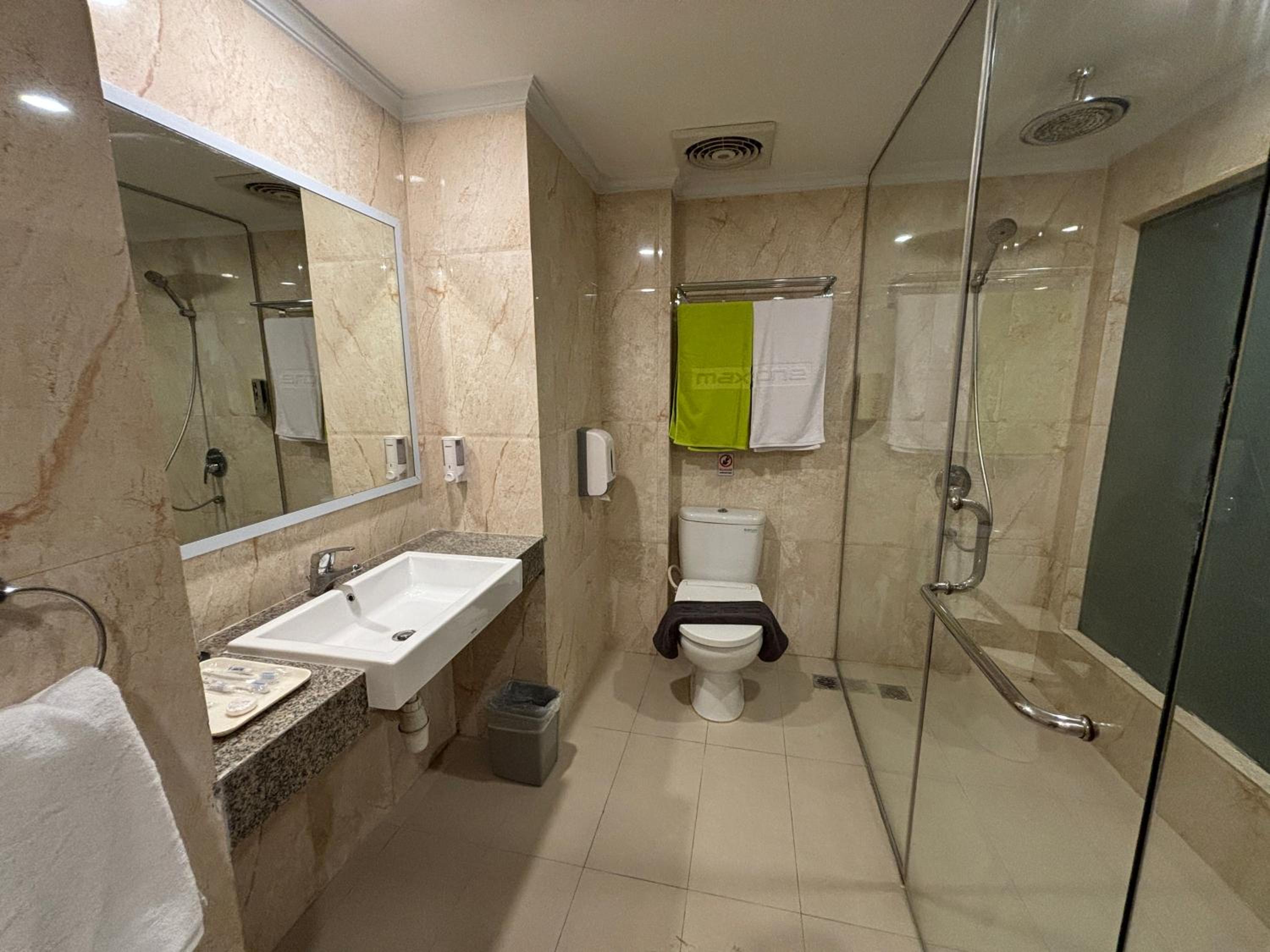 Suite - Photo 2