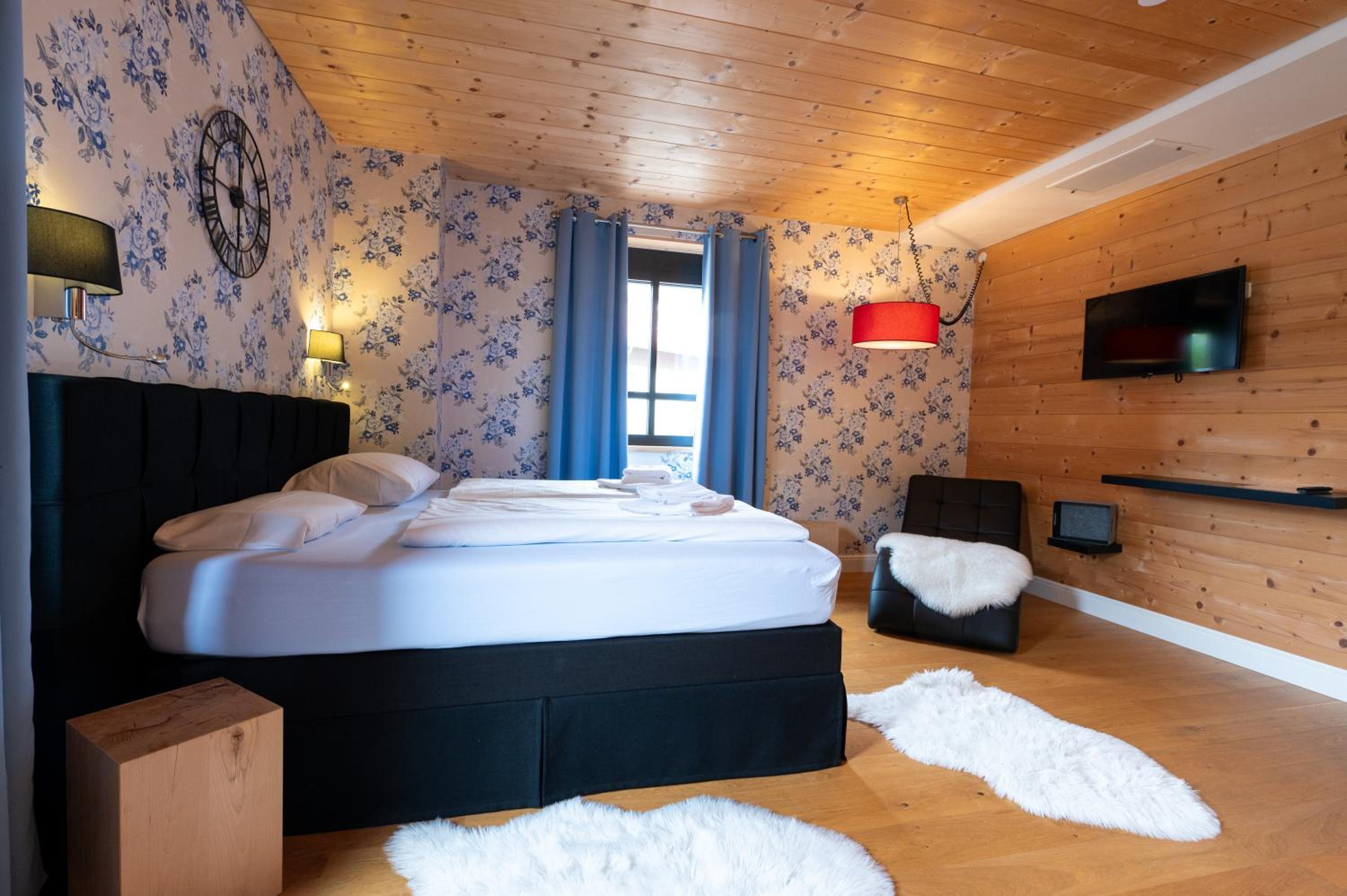Deluxe Zimmer mit Kingsize-Bett ohne Balkon photo