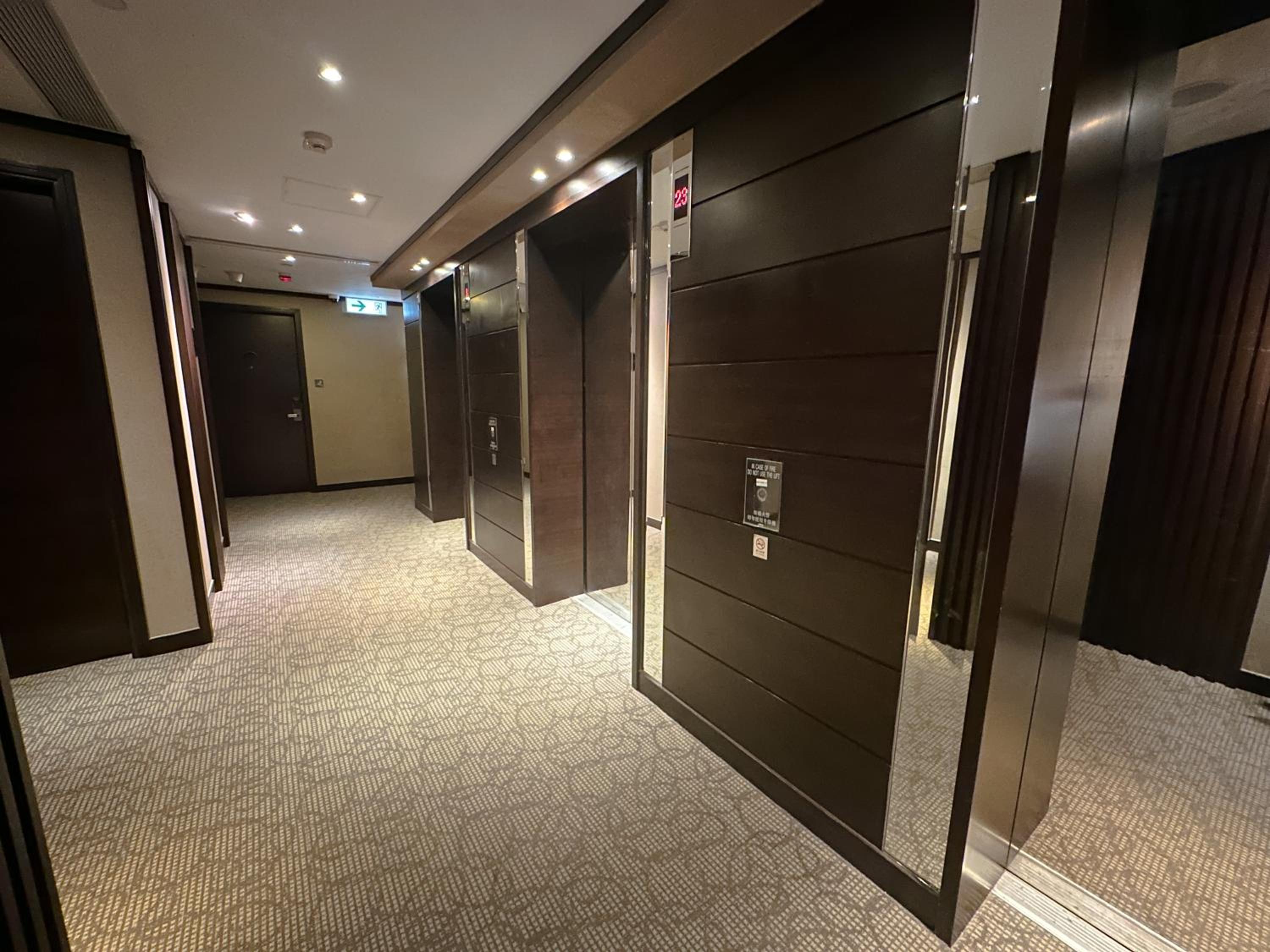 Pacific Executive Twin Room photo 3