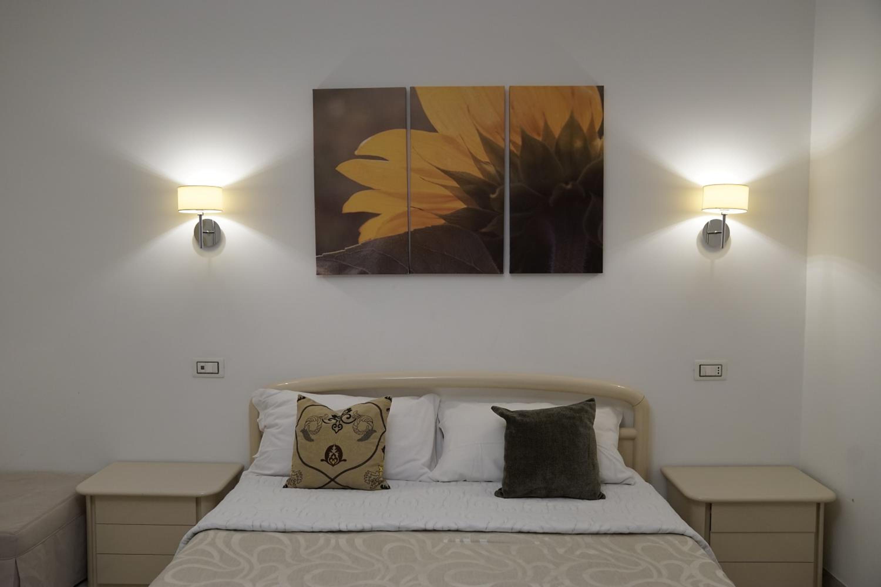 Deluxe Room - Photo 4