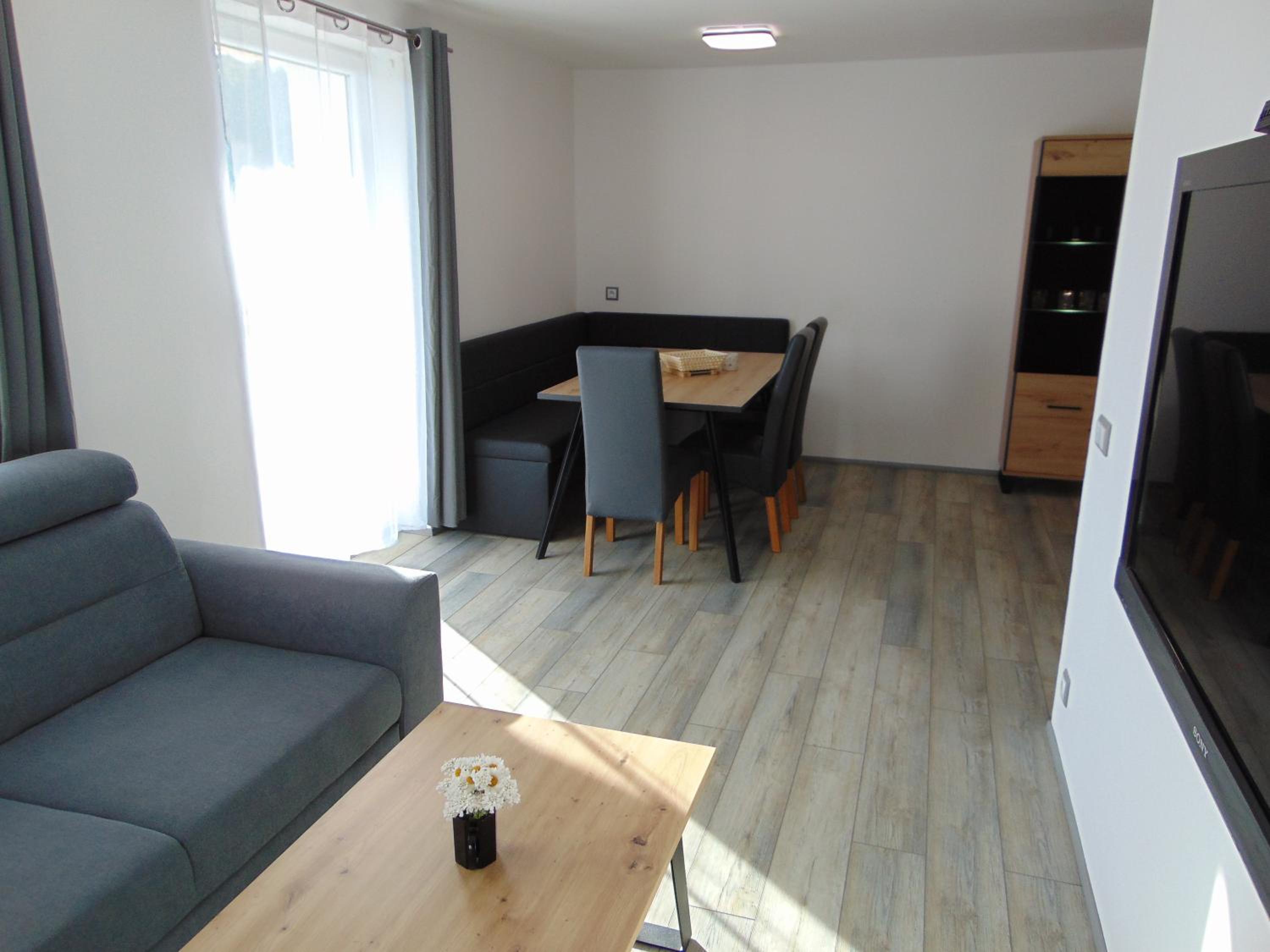 Two-Bedroom Apartment with View photo 2