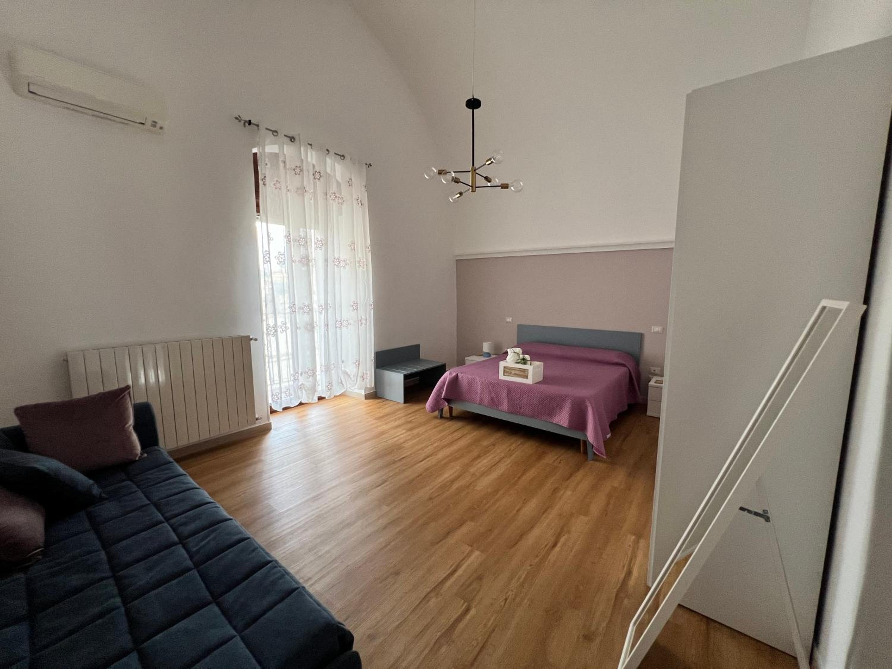 One-Bedroom House photo 1