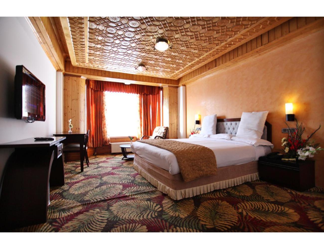 Deluxe Room - Photo 3