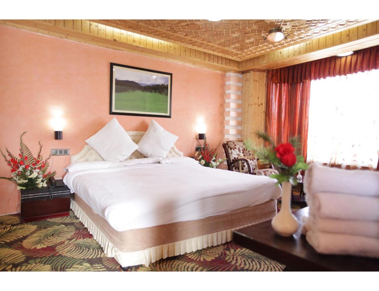 Deluxe Room - Photo 2