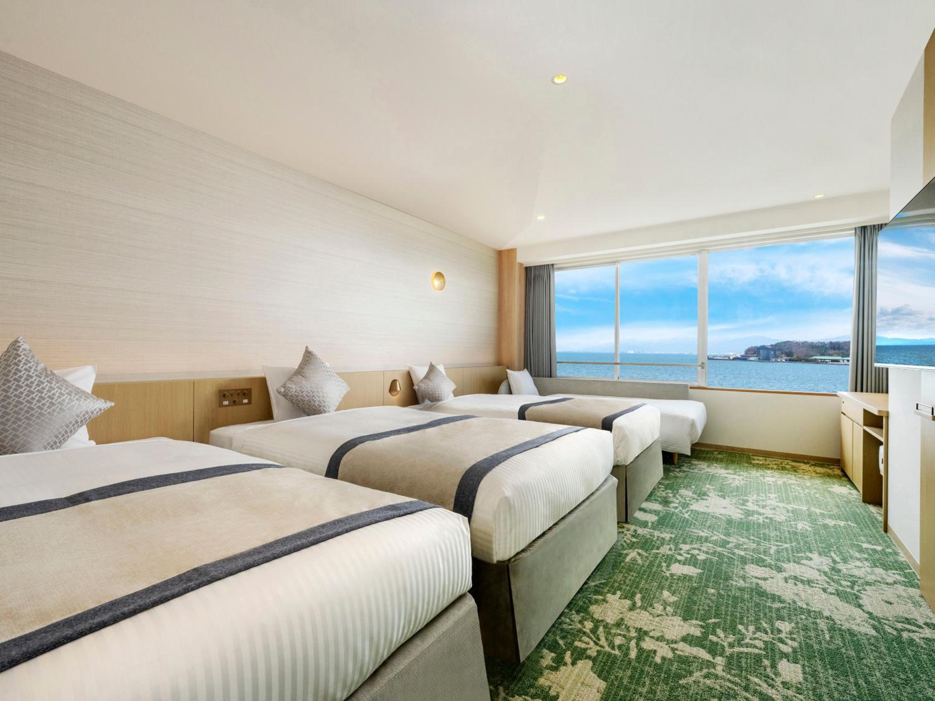 Deluxe Room (With Private View Bath)