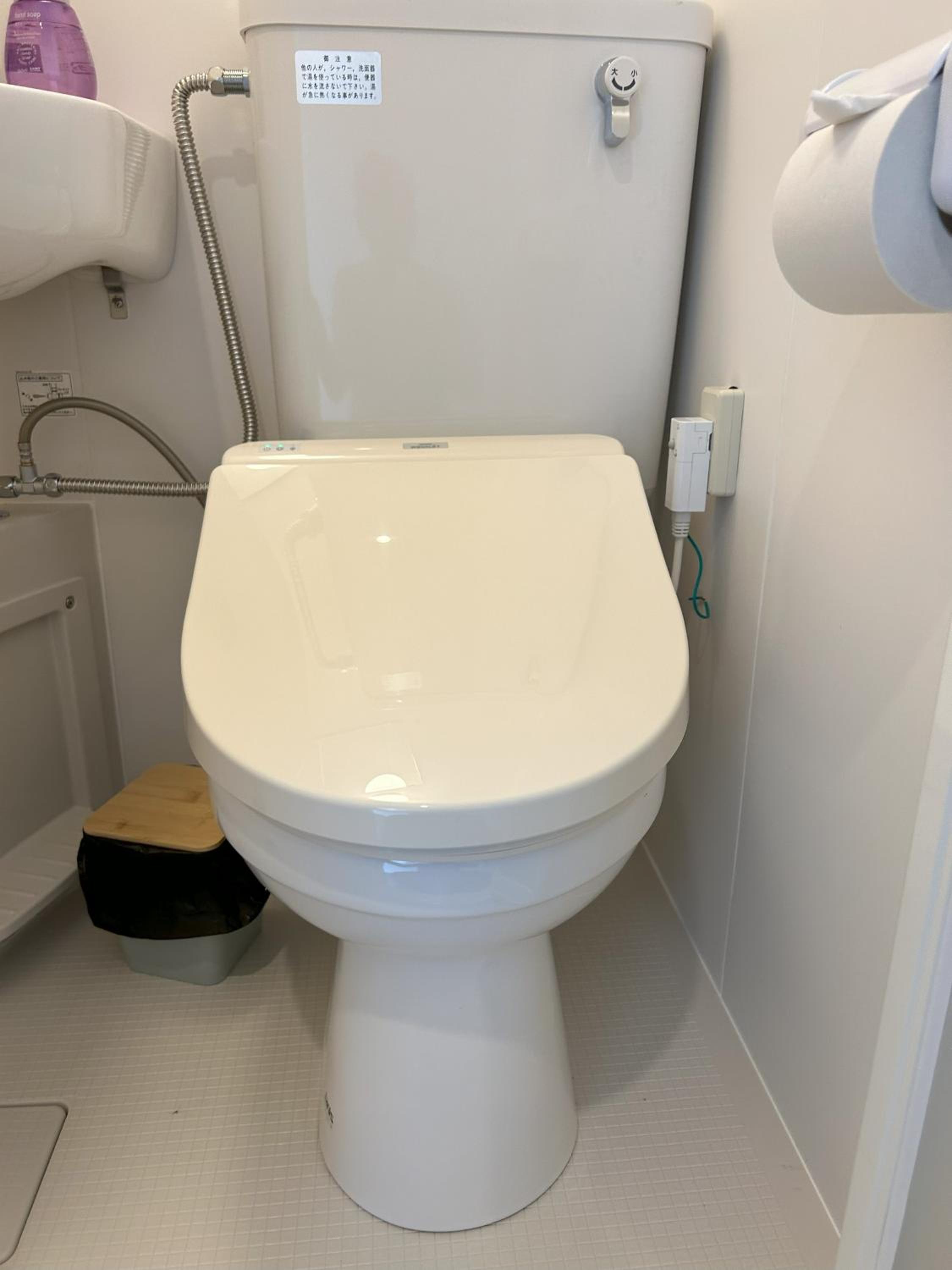 Single Room with Bathroom photo 3