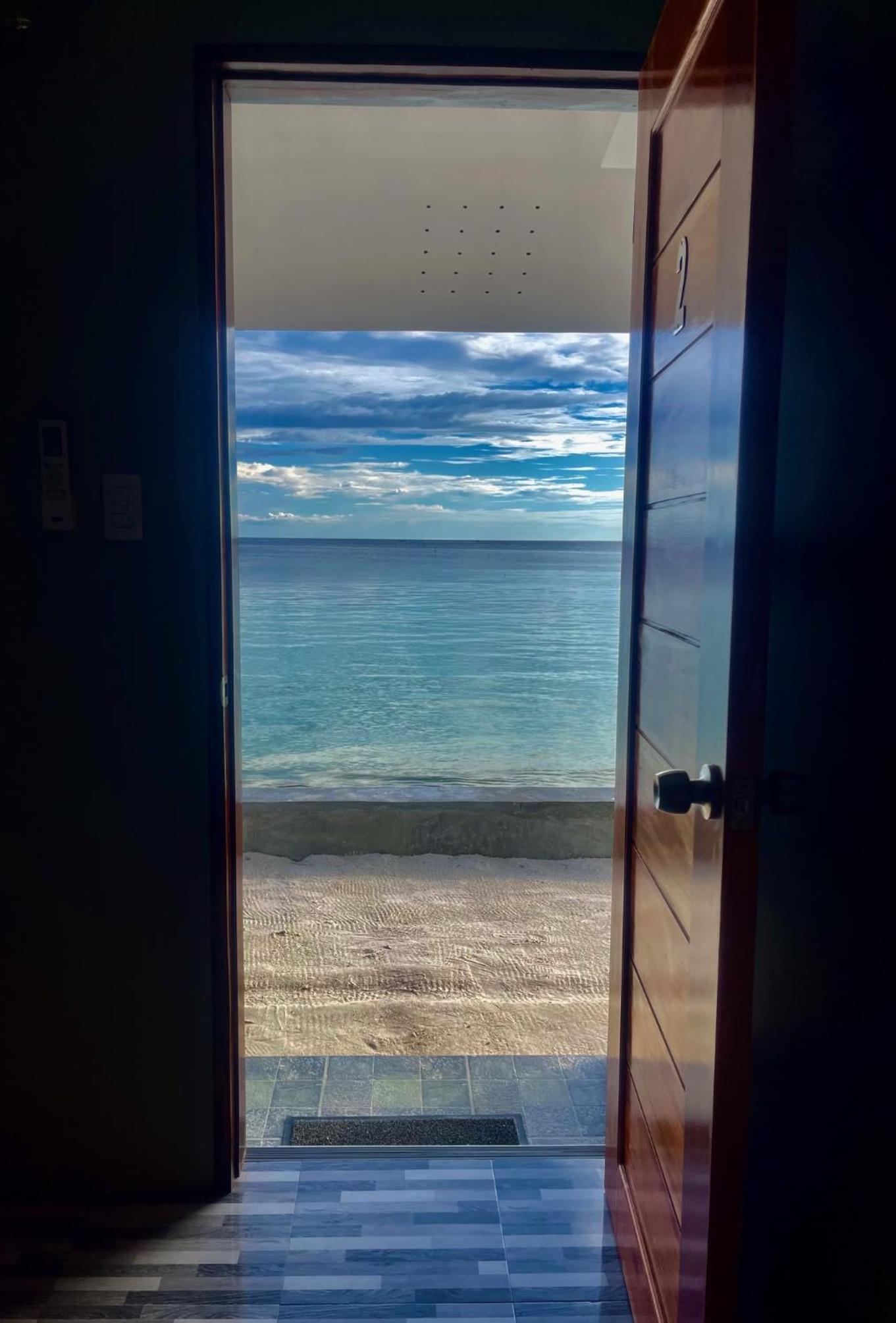 Deluxe Triple Room with Sea View - Photo 10