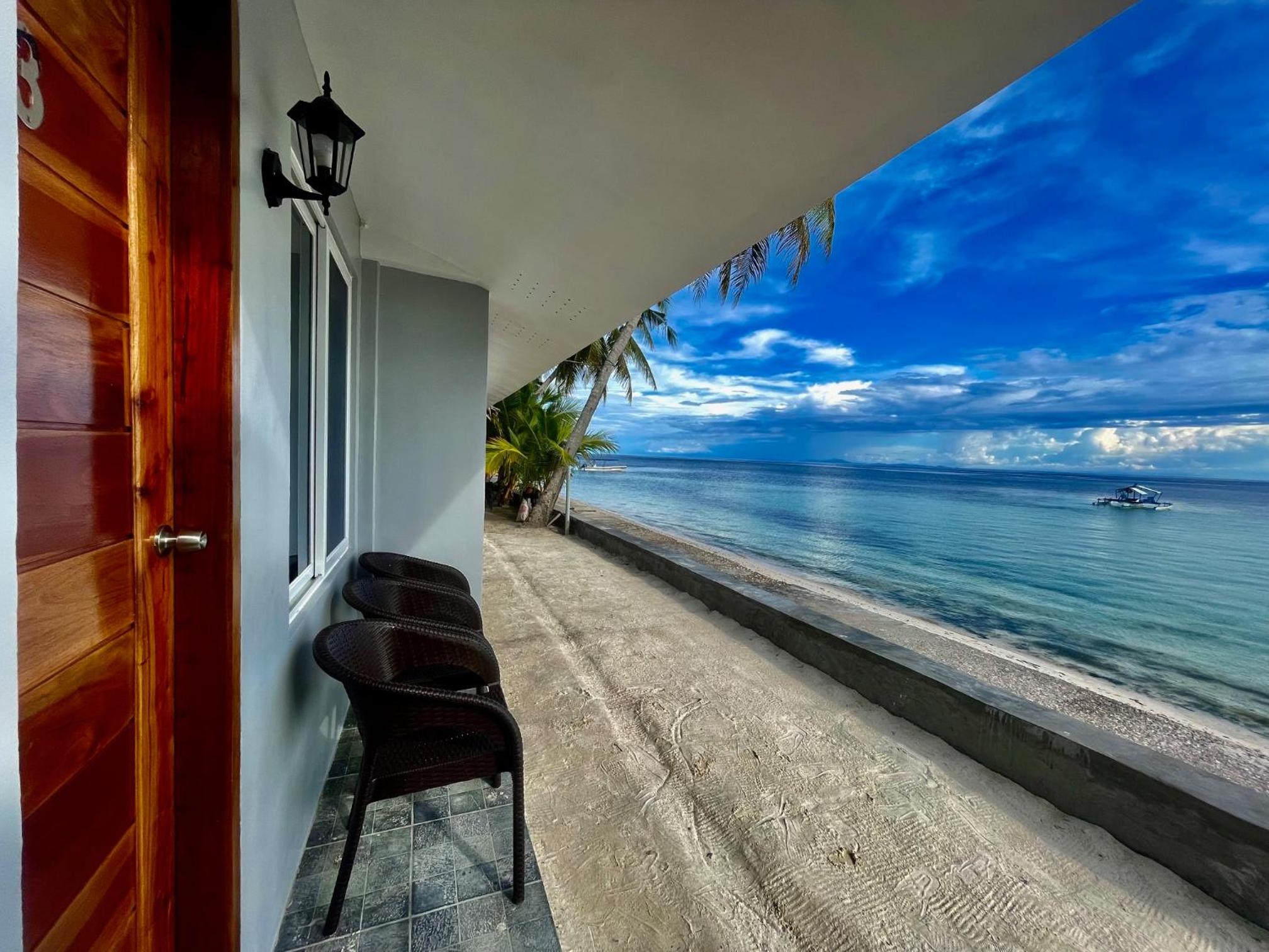 Deluxe Triple Room with Sea View - Photo 2
