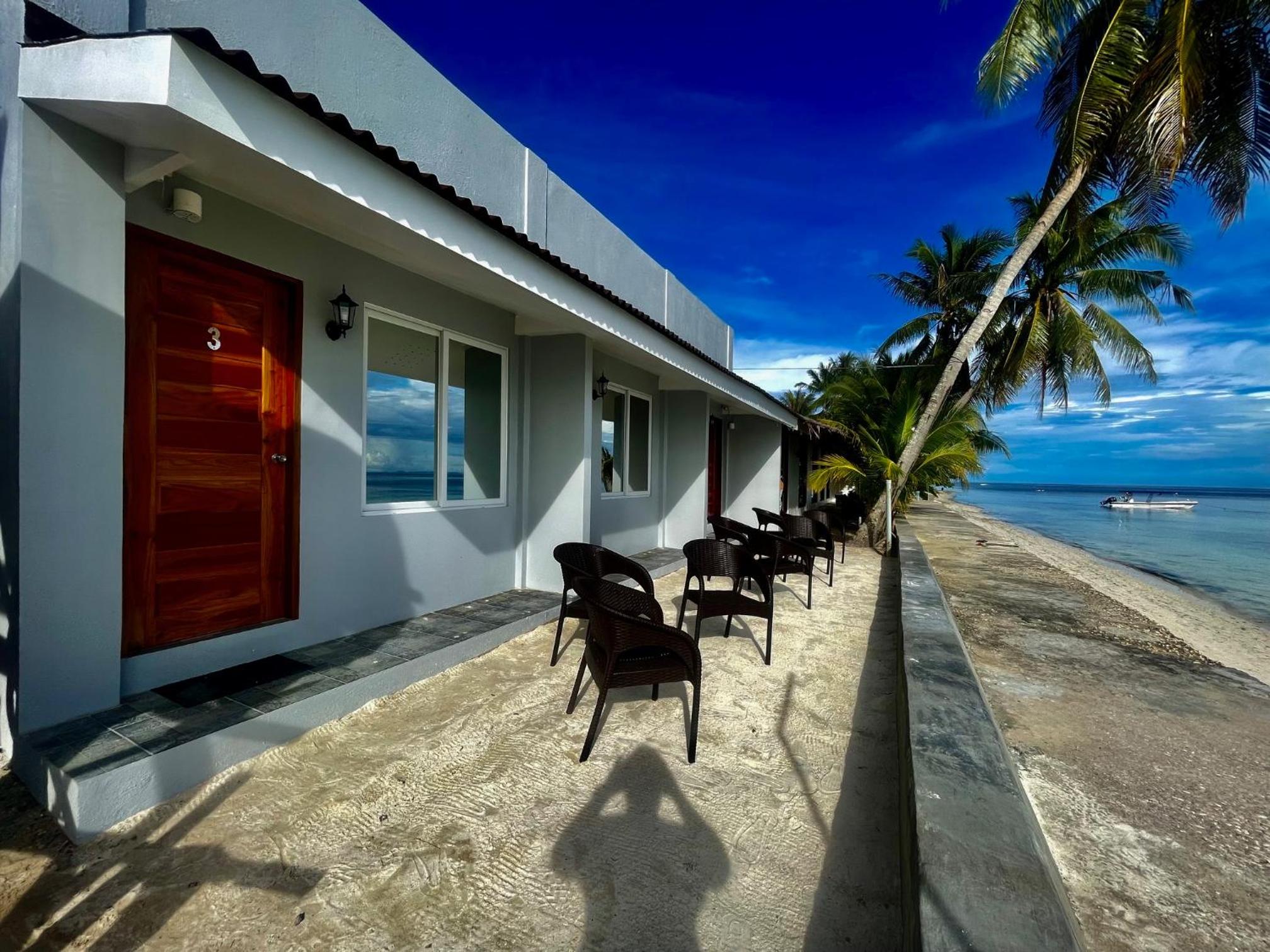 Deluxe Triple Room with Sea View - Photo 3