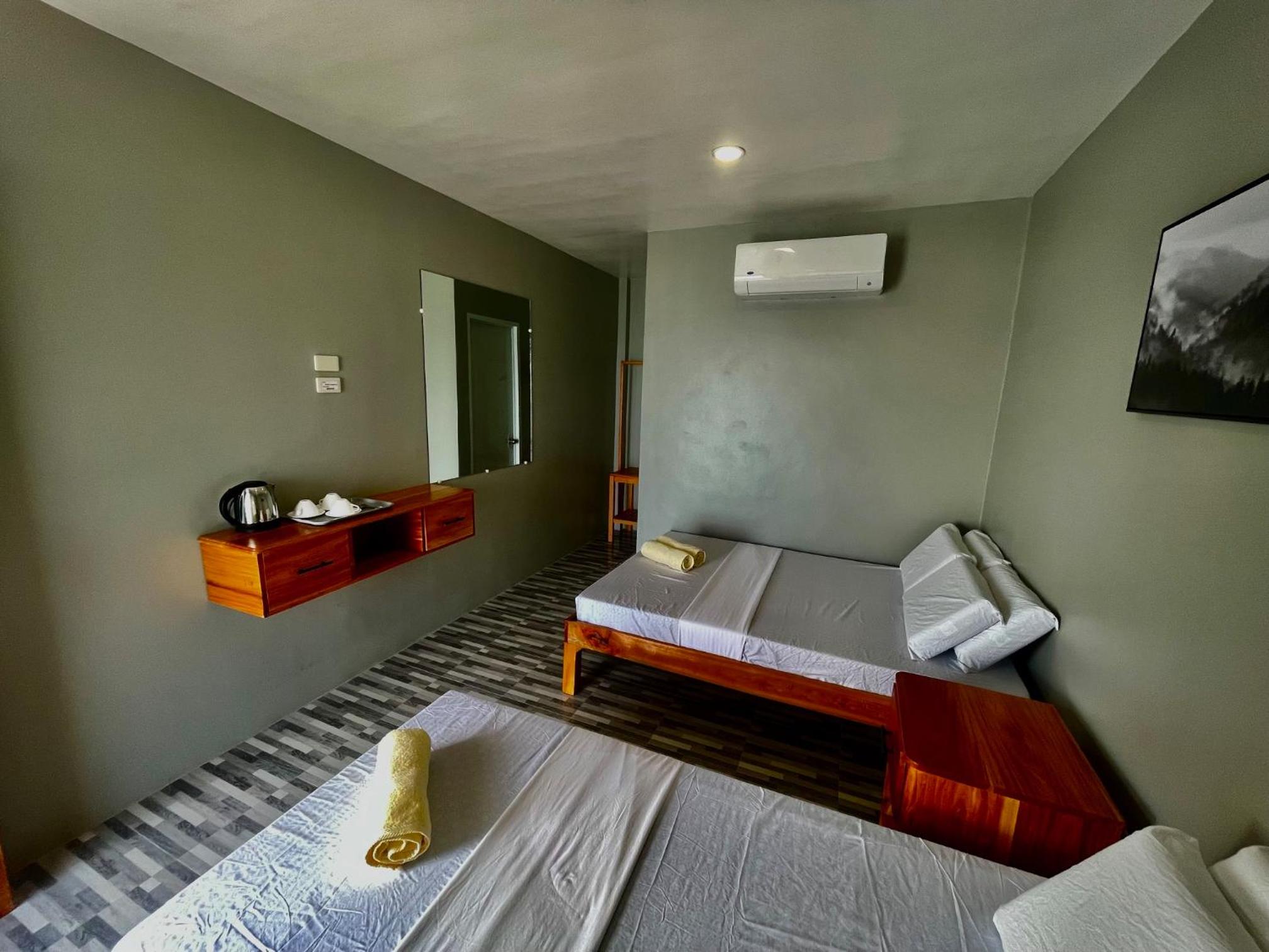 Deluxe Triple Room with Sea View - Photo 5