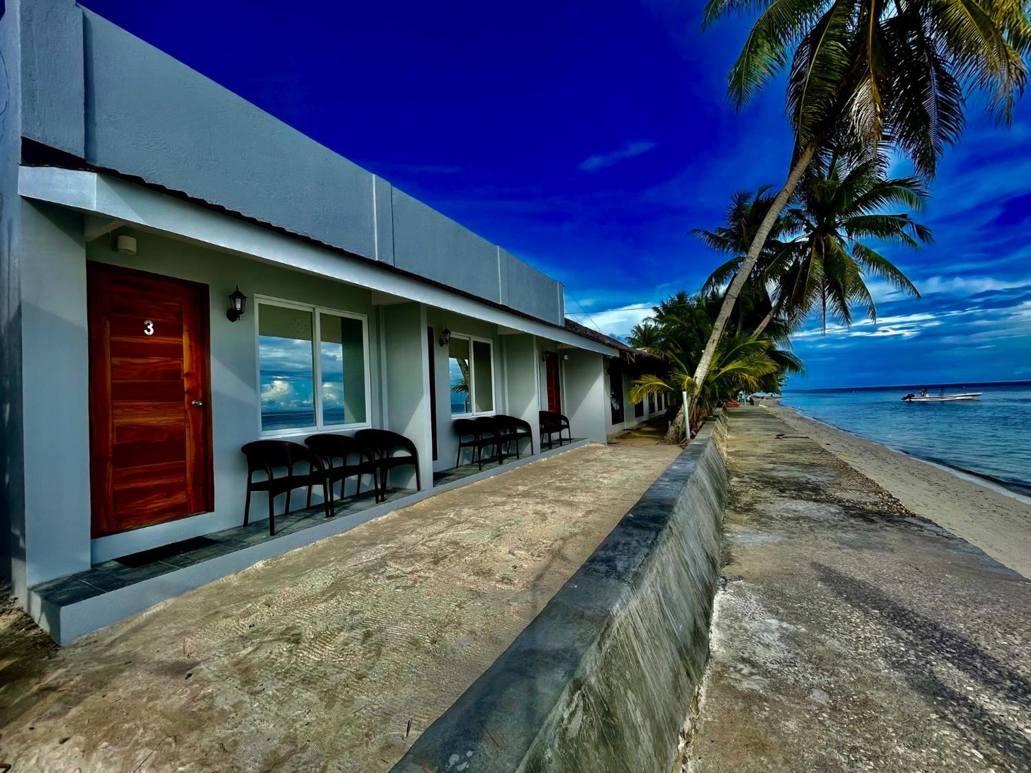Deluxe Triple Room with Sea View - Photo 7