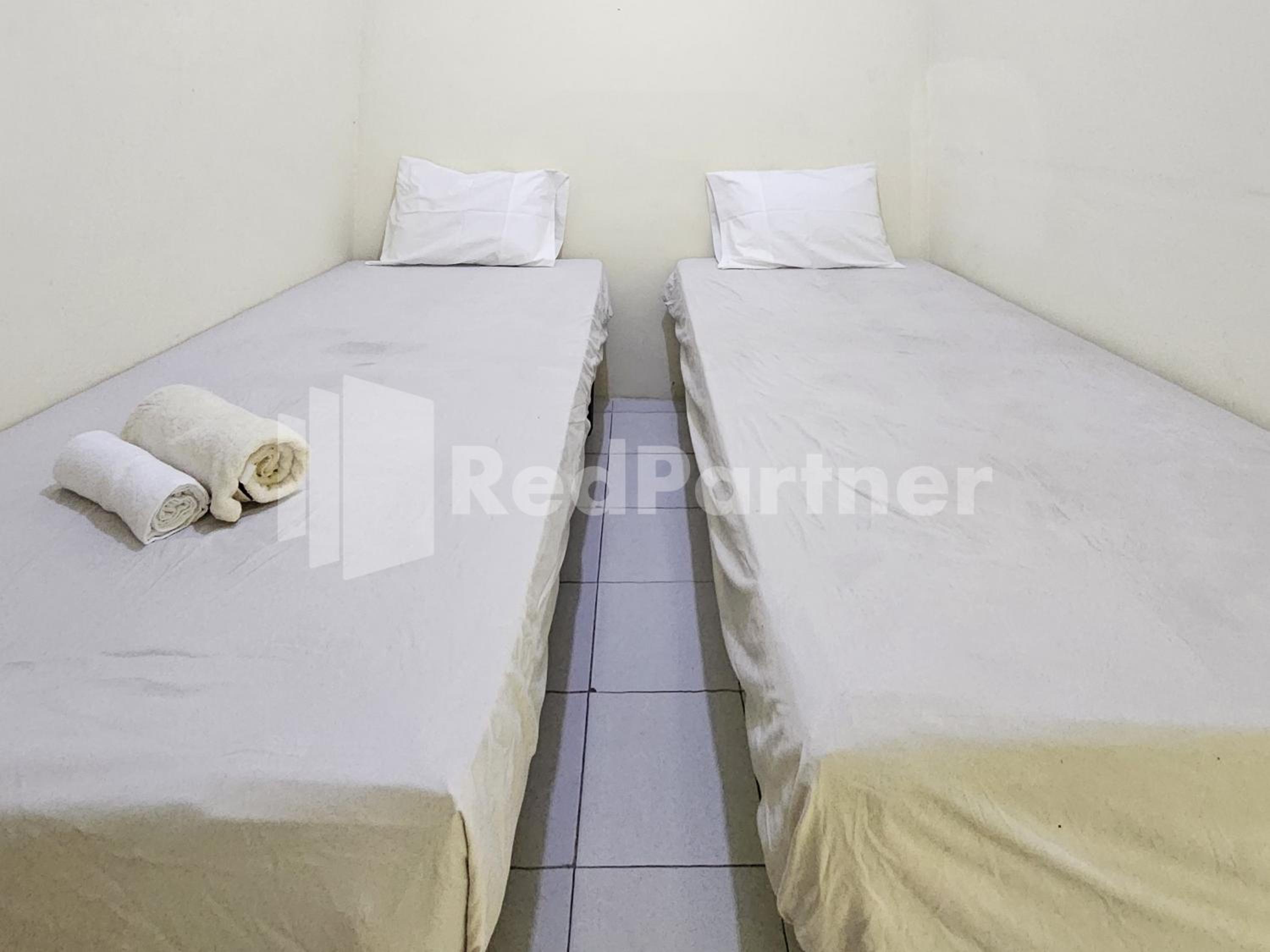 Standard Twin Room - Photo 5