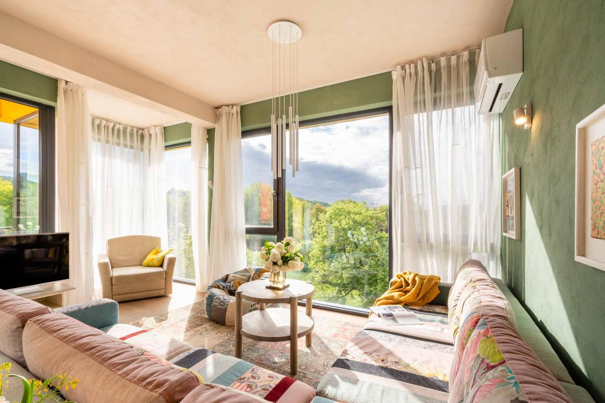 Deluxe Suite - Photo 1