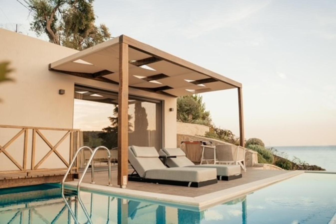 Suite with Private Pool - Photo 19