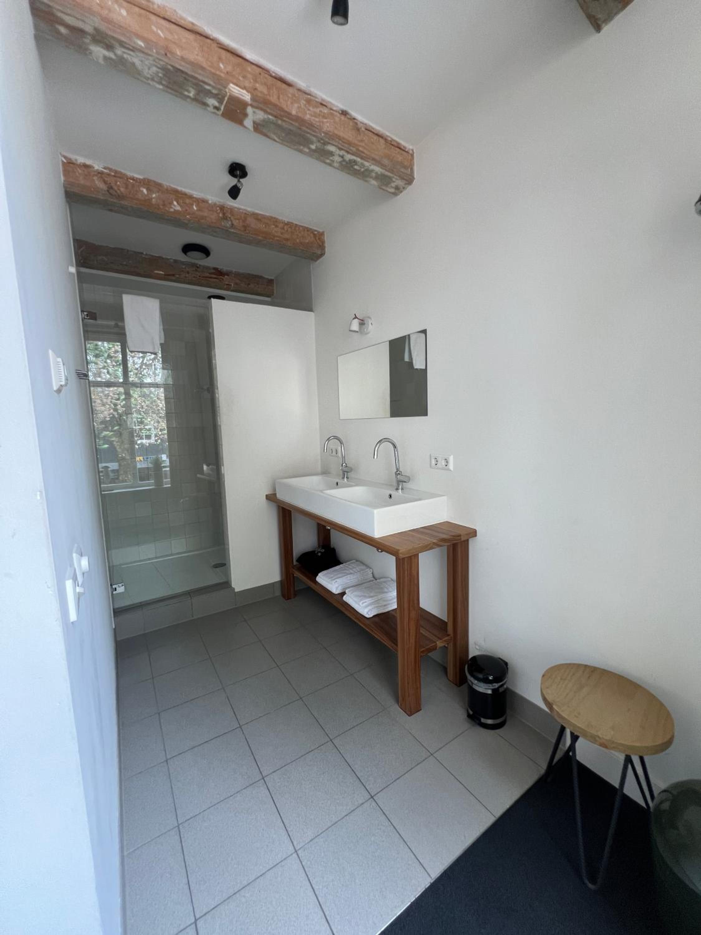 Double or Twin Room with Bathroom - Photo 22