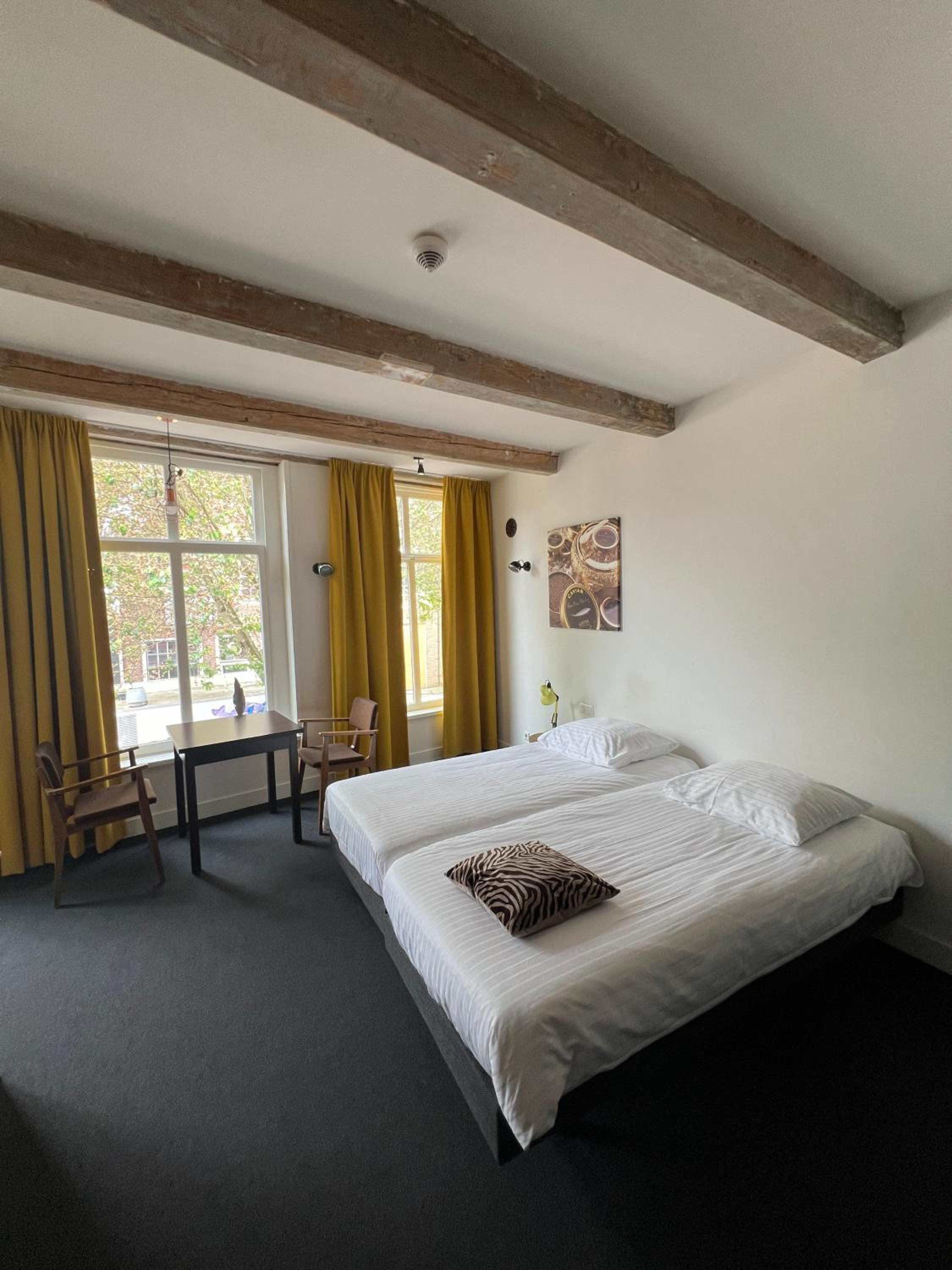 Double or Twin Room with Bathroom - Photo 23