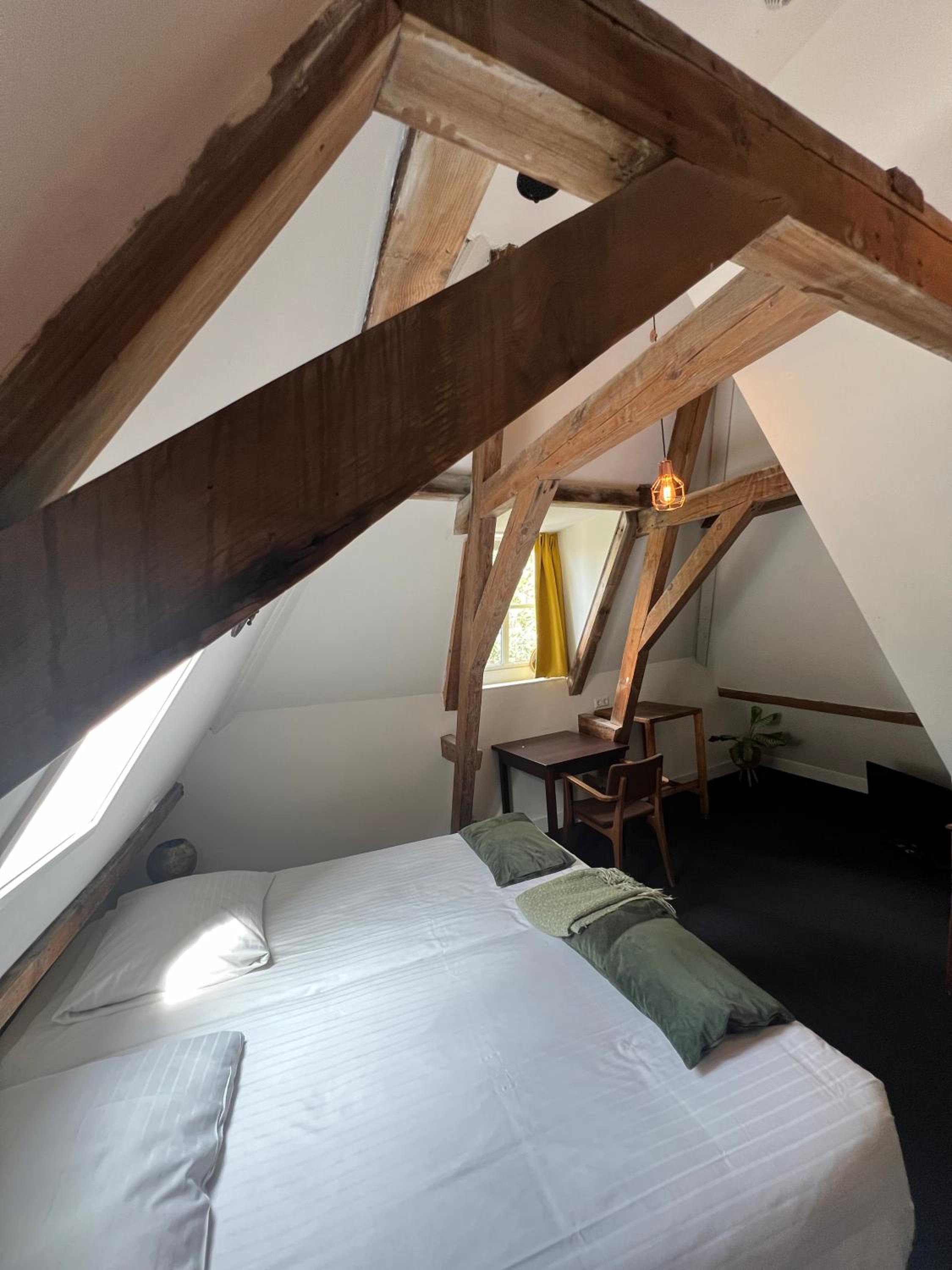 Double or Twin Room with Bathroom - Photo 2
