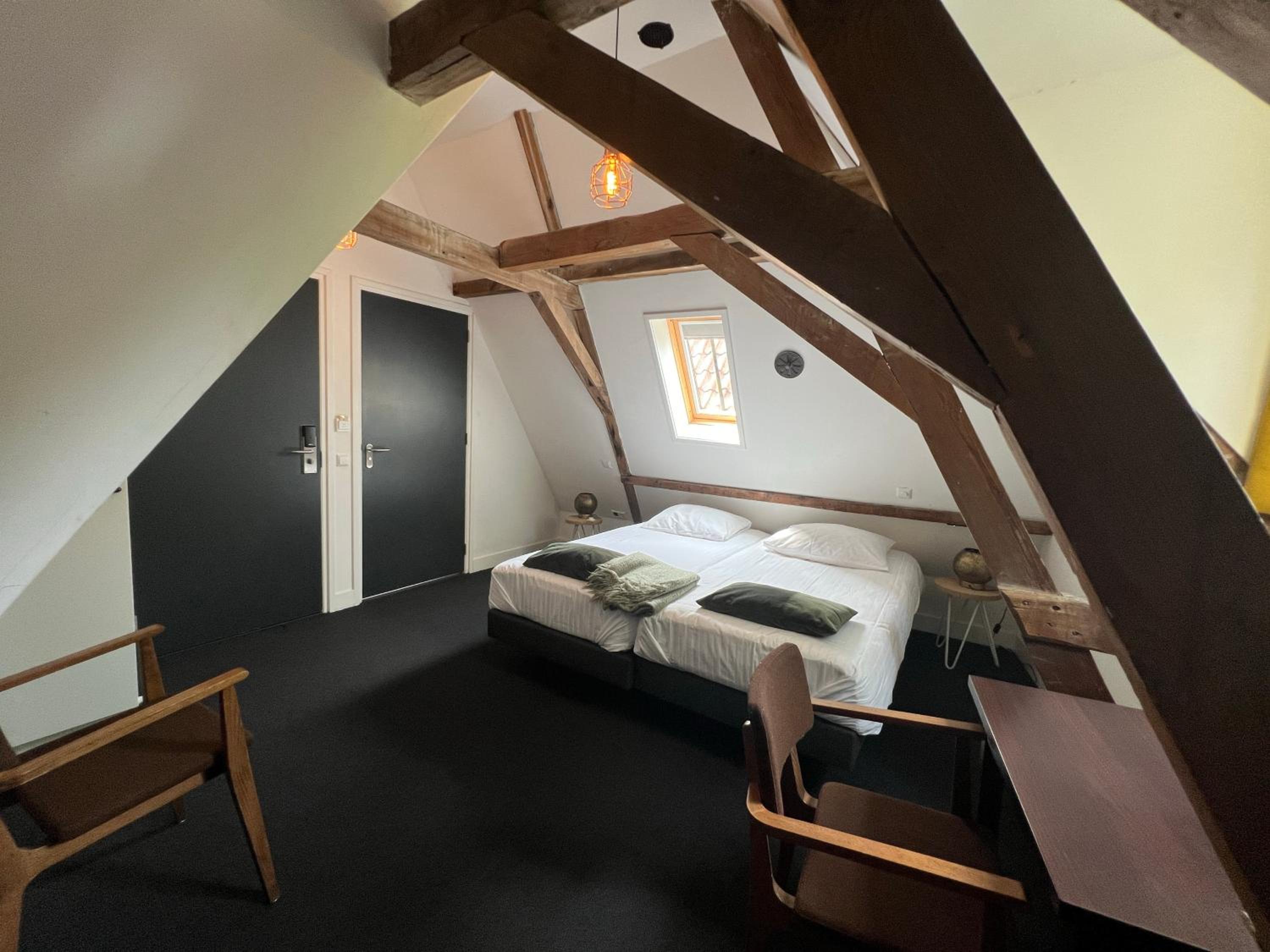 Double or Twin Room with Bathroom - Photo 25