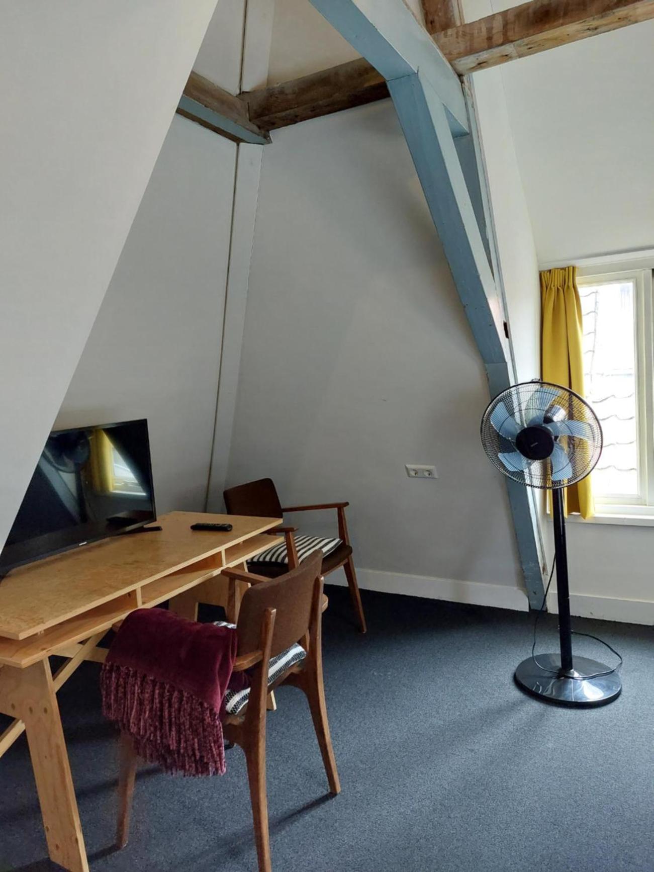 Double or Twin Room with Bathroom - Photo 4