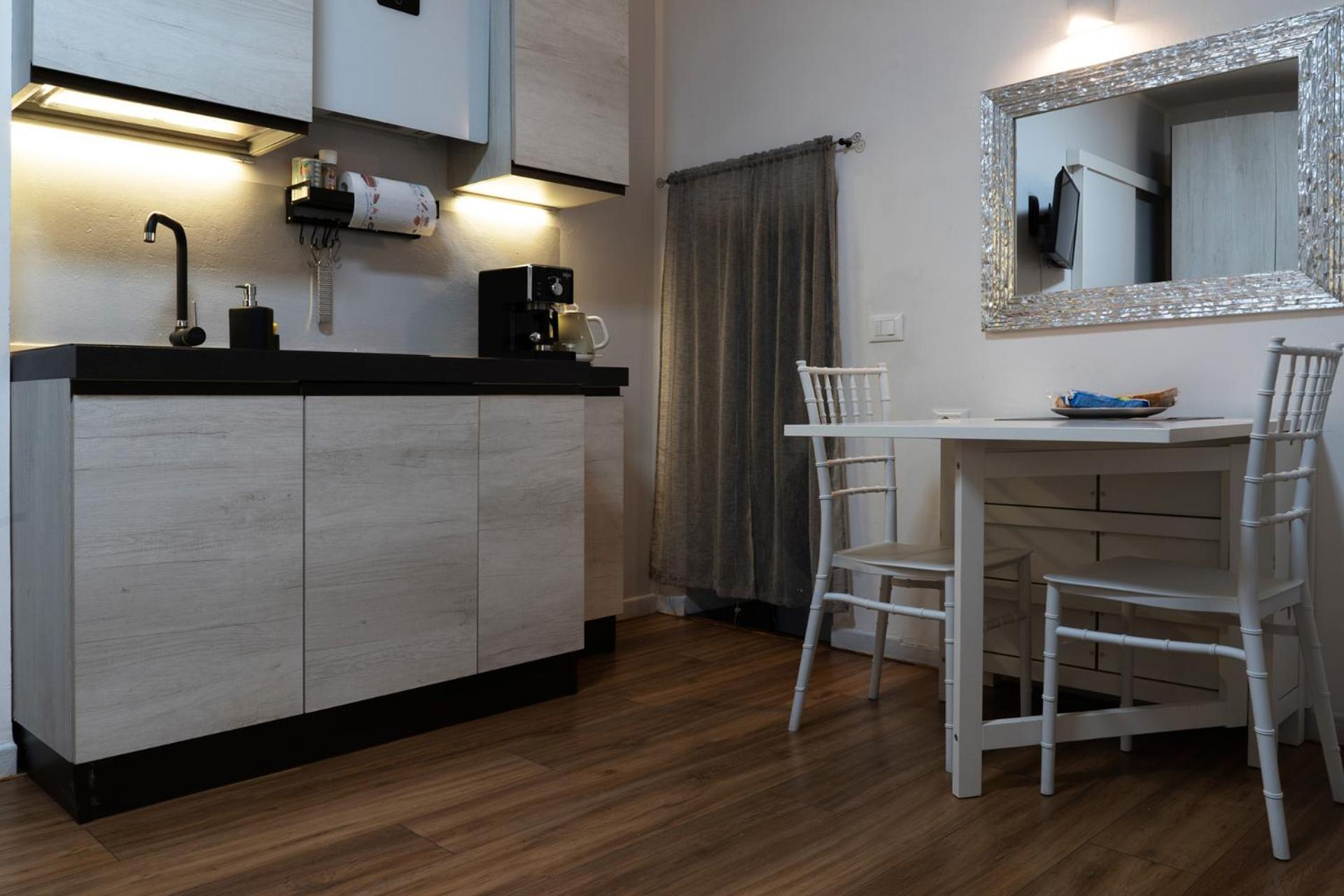 One-Bedroom Apartment - Photo 5