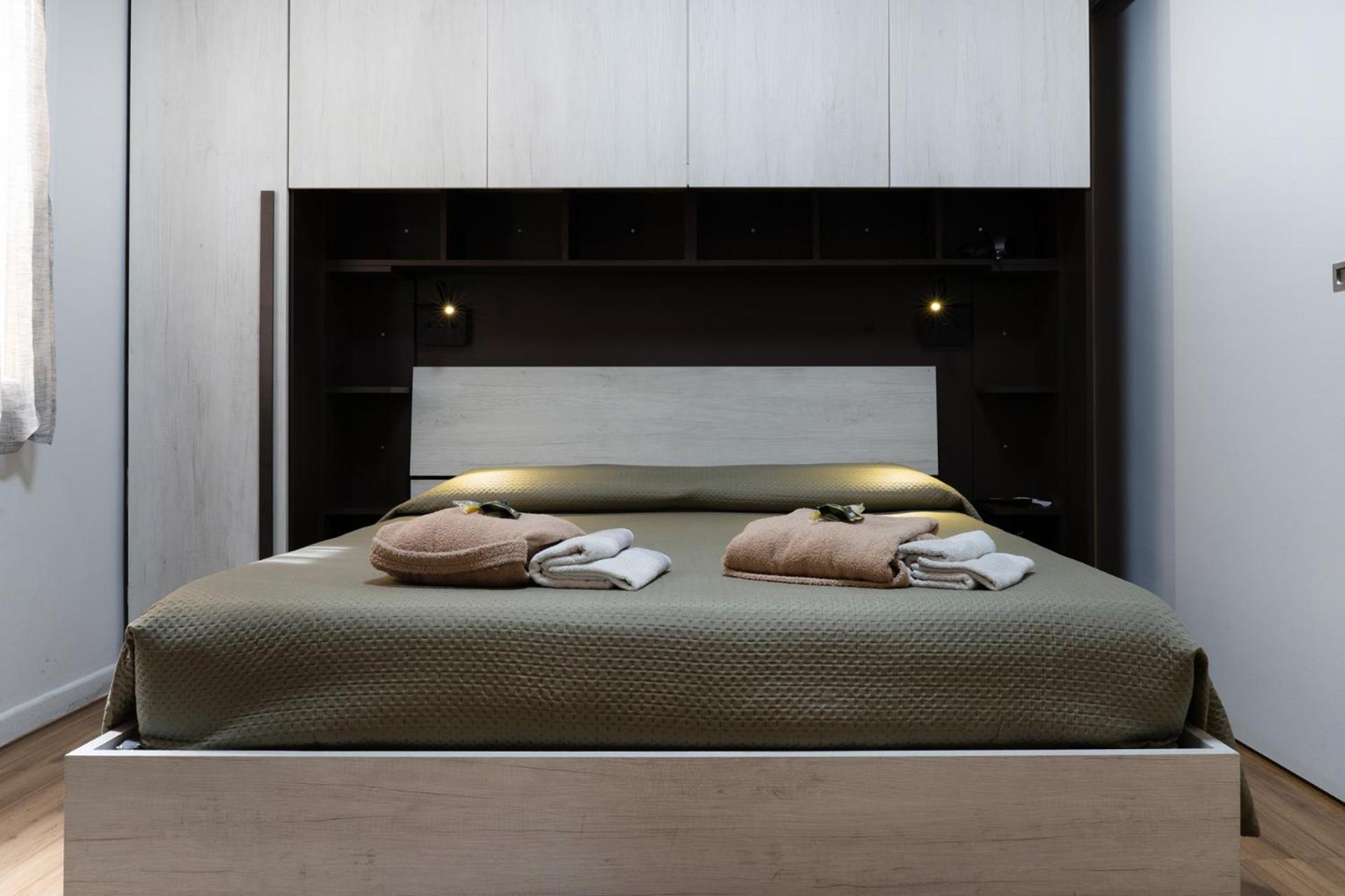 One-Bedroom Apartment - Photo 7