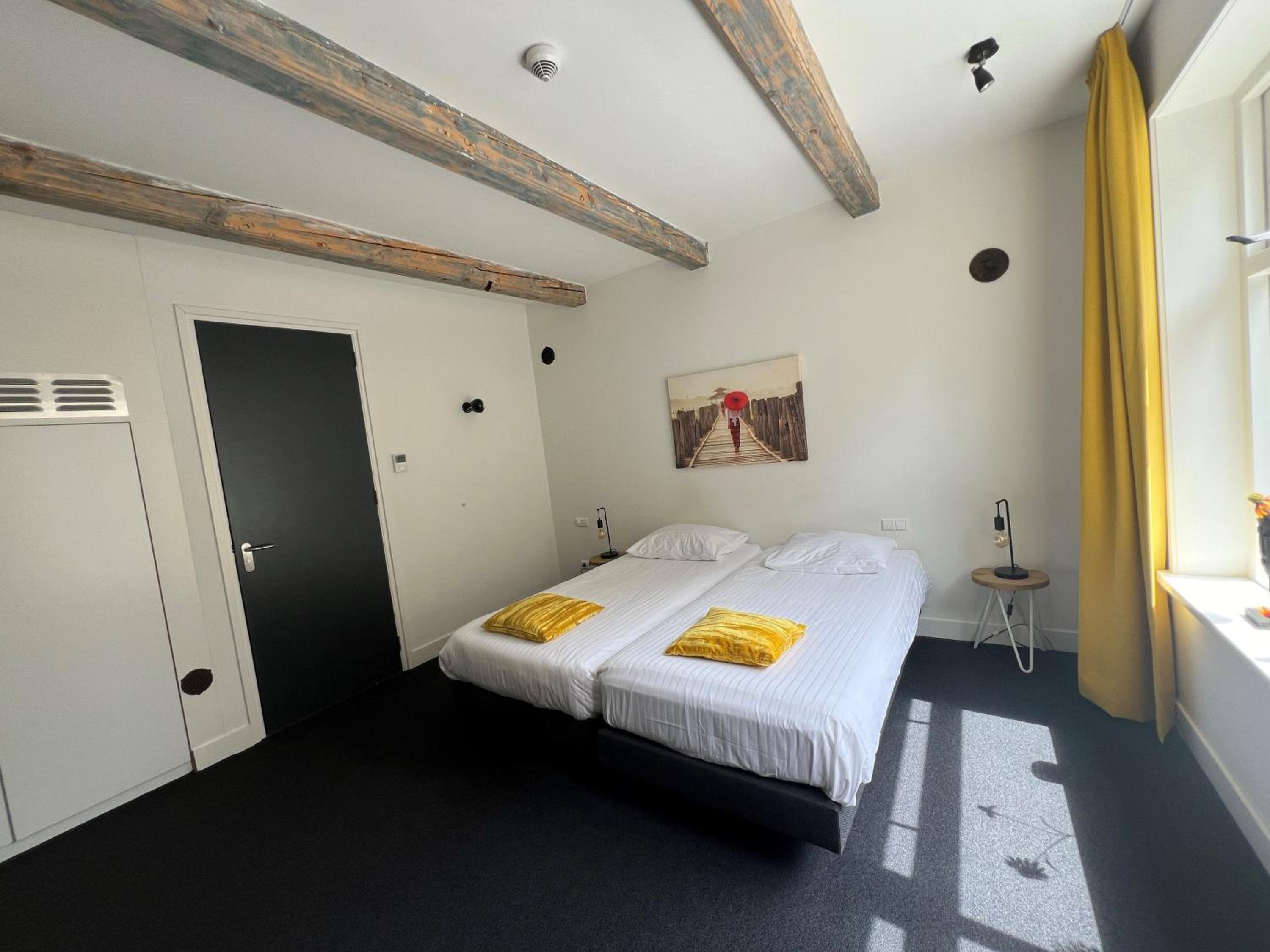 Double or Twin Room with Bathroom - Photo 12