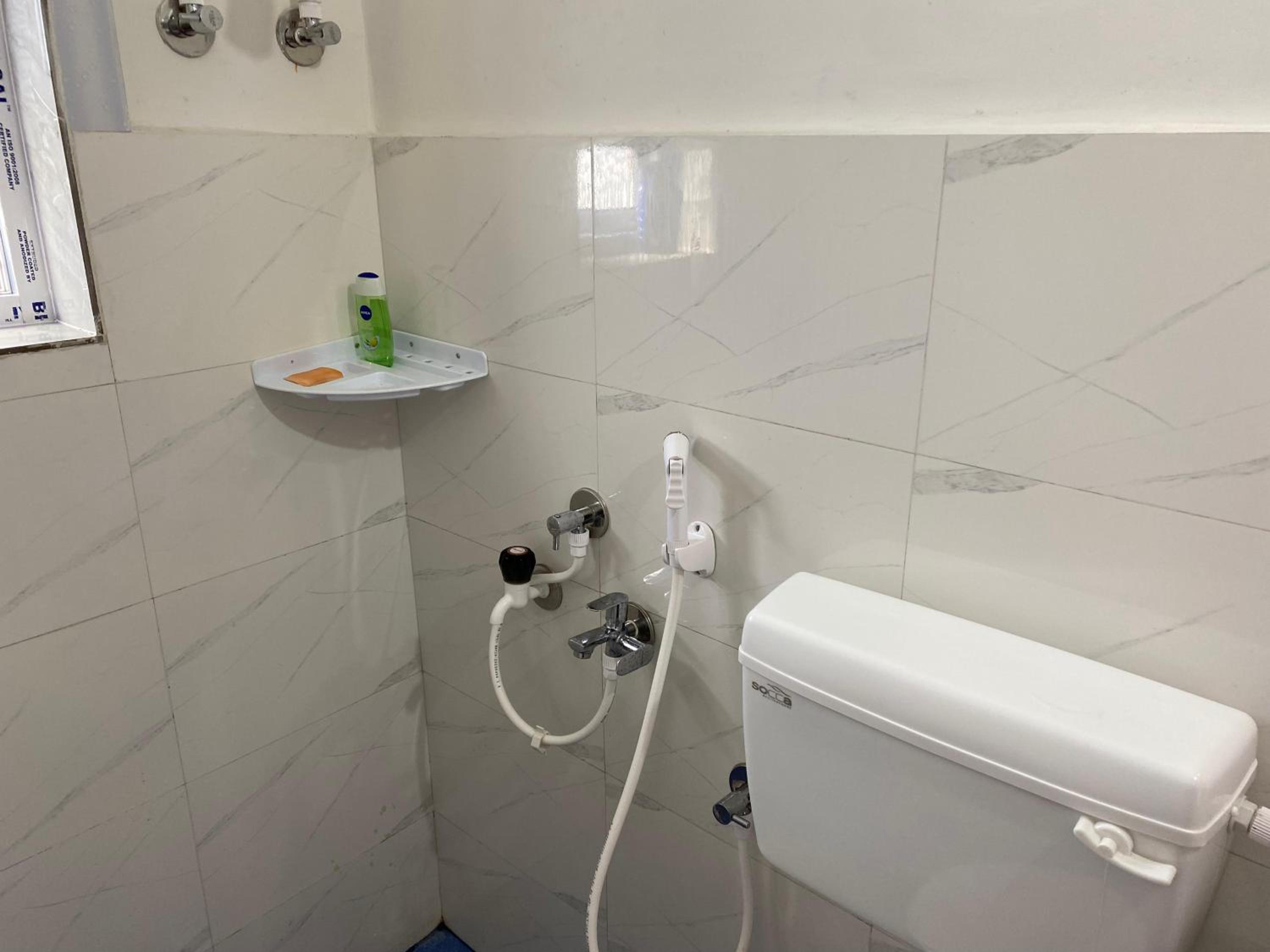 Double Room with Private Bathroom photo 2