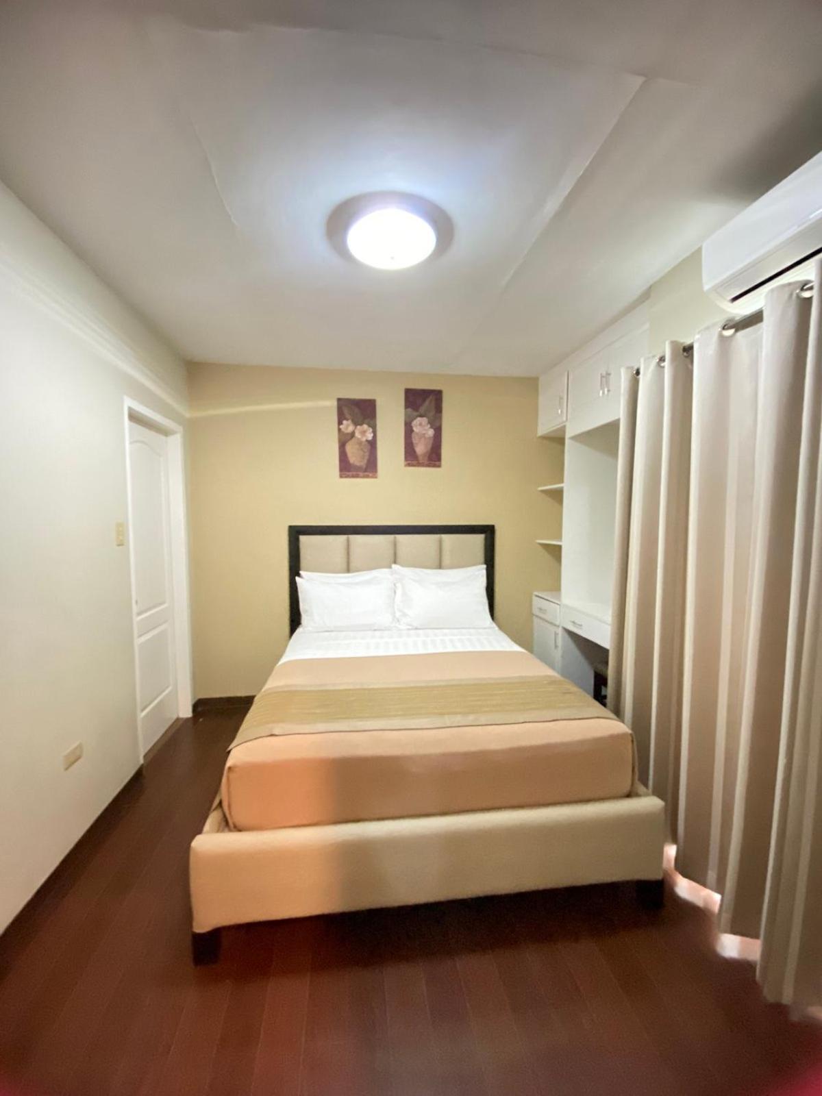 Luxury Suite - Photo 8