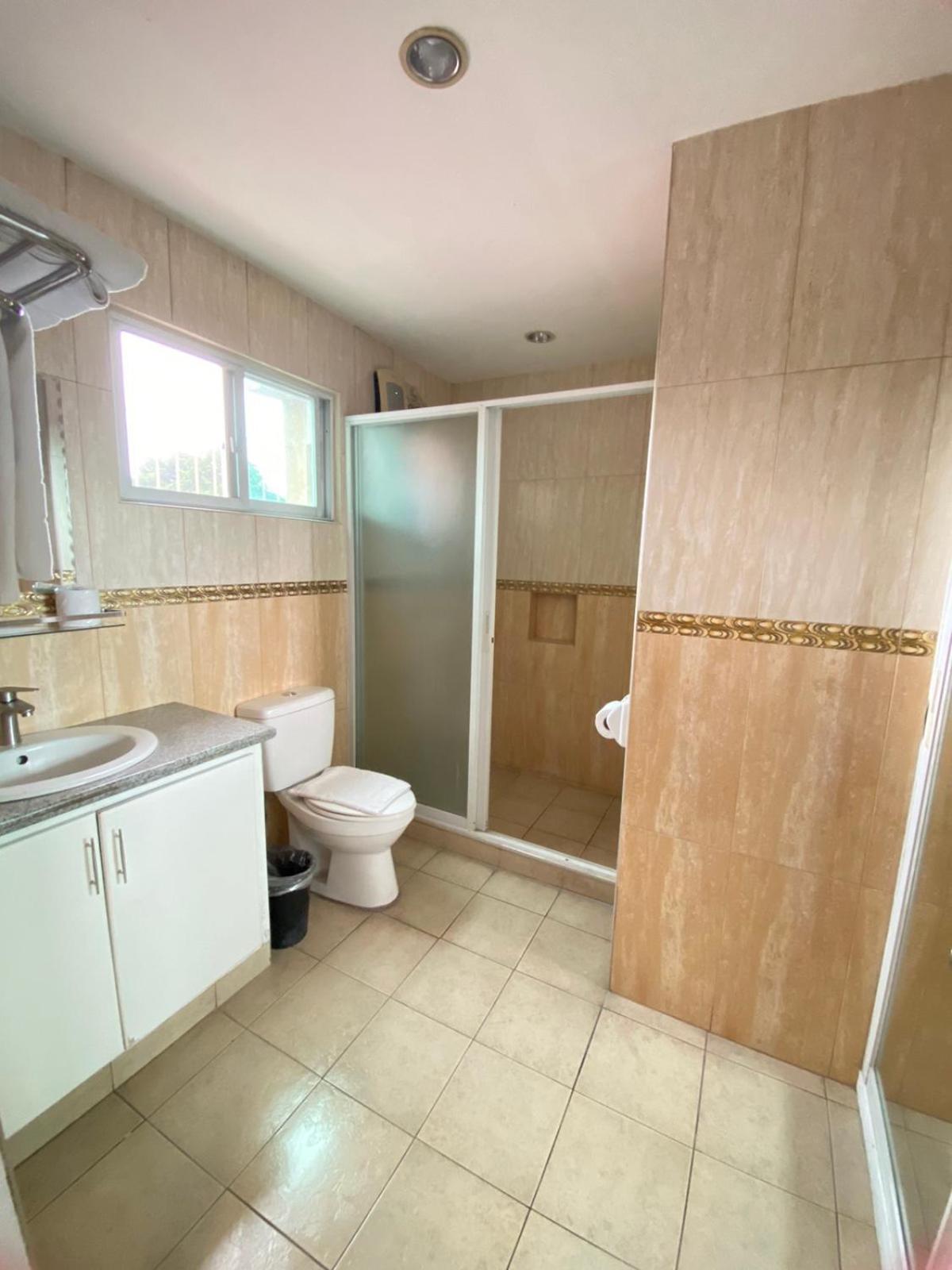 Luxury Suite - Photo 5