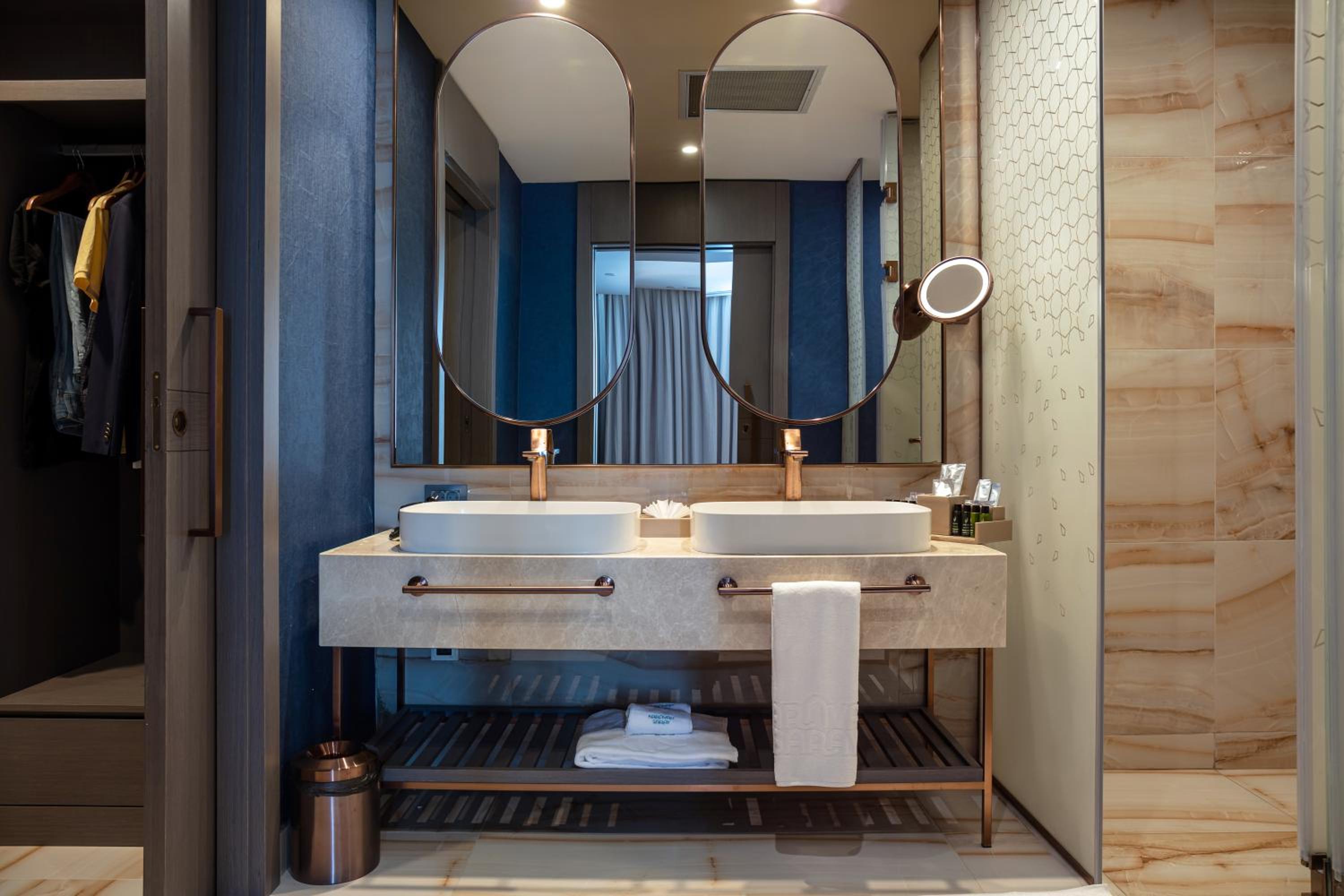 Junior Suite with Terrace - Photo 3