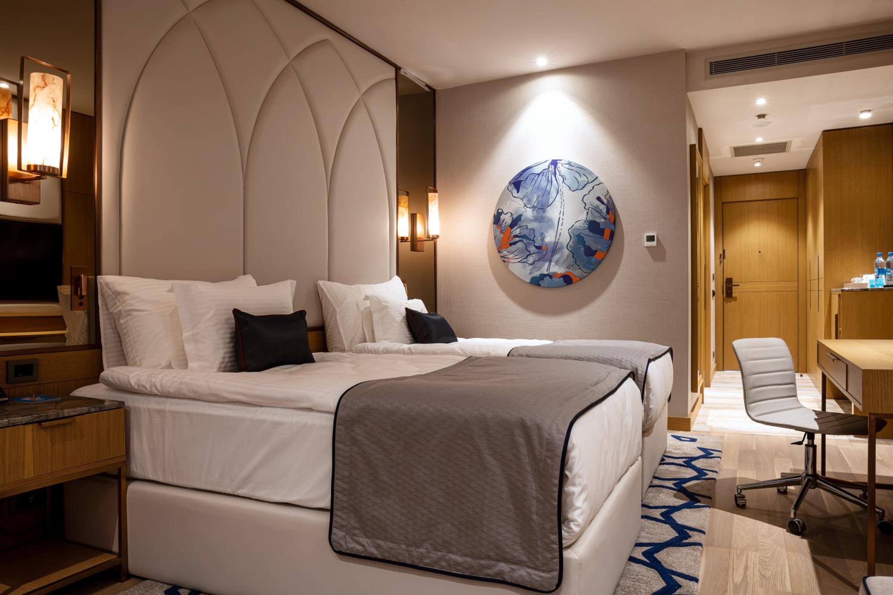 Deluxe Room Land View - Photo 3
