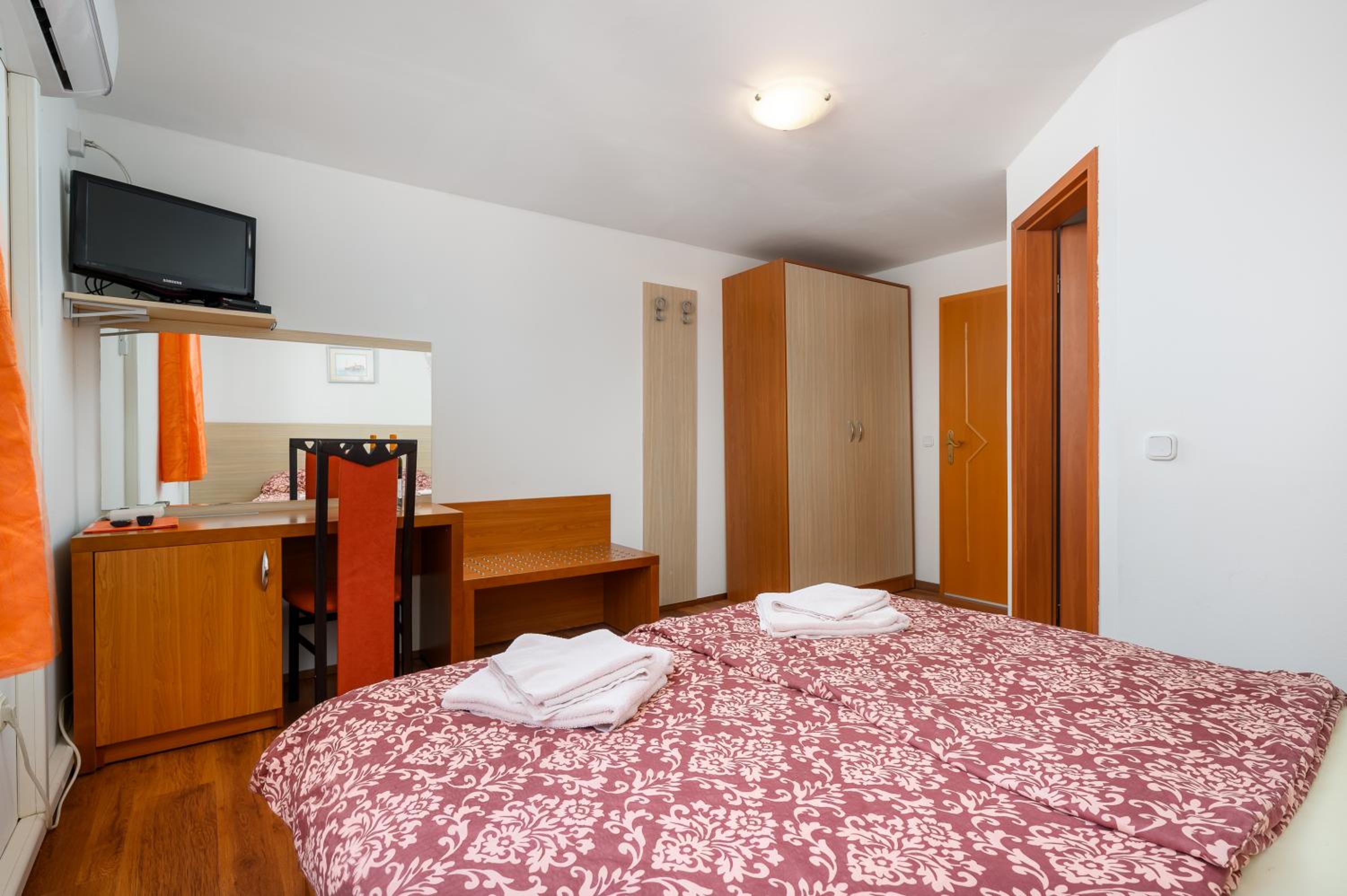 Standard Double Room photo 3