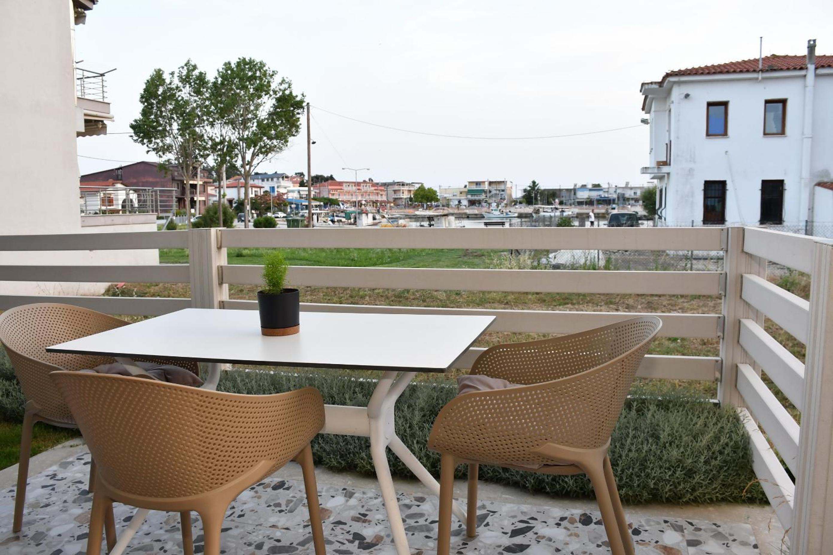 Deluxe Double Room with Balcony and Sea View photo 3