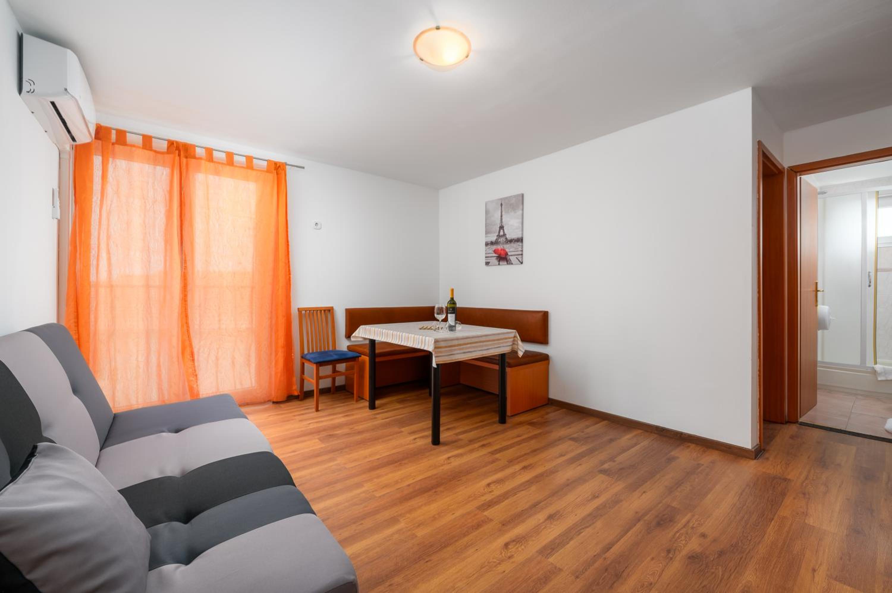 Apartment photo 1