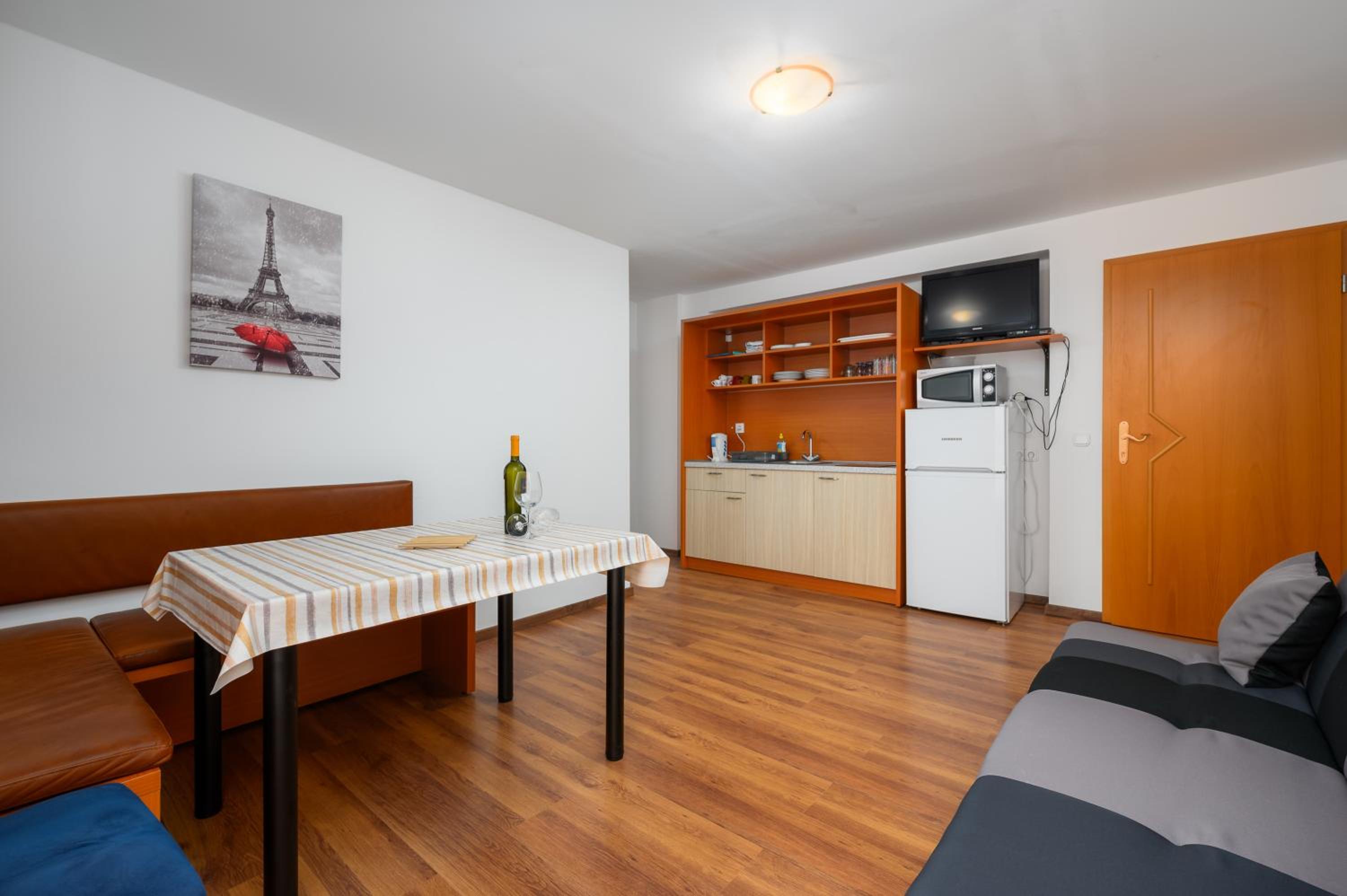 Apartment photo 3