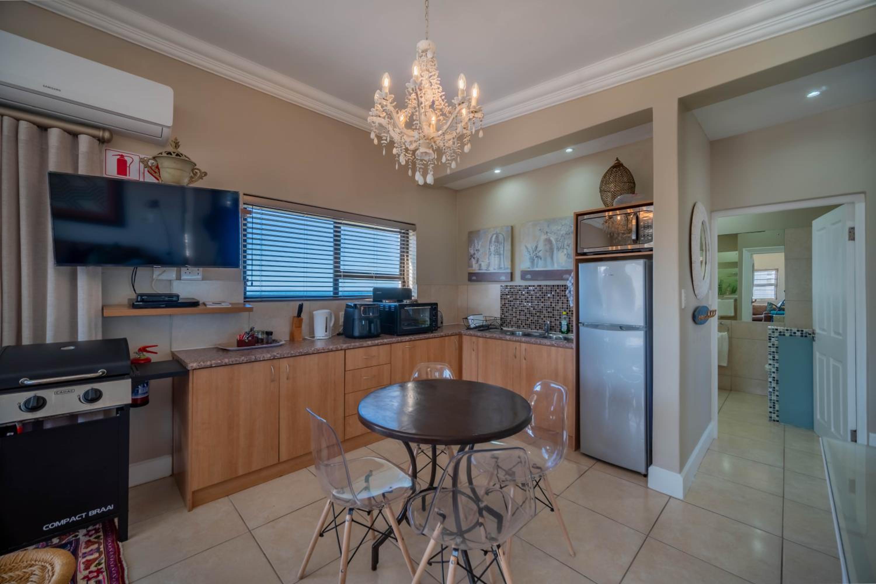 Two-Bedroom Suite - Photo 13