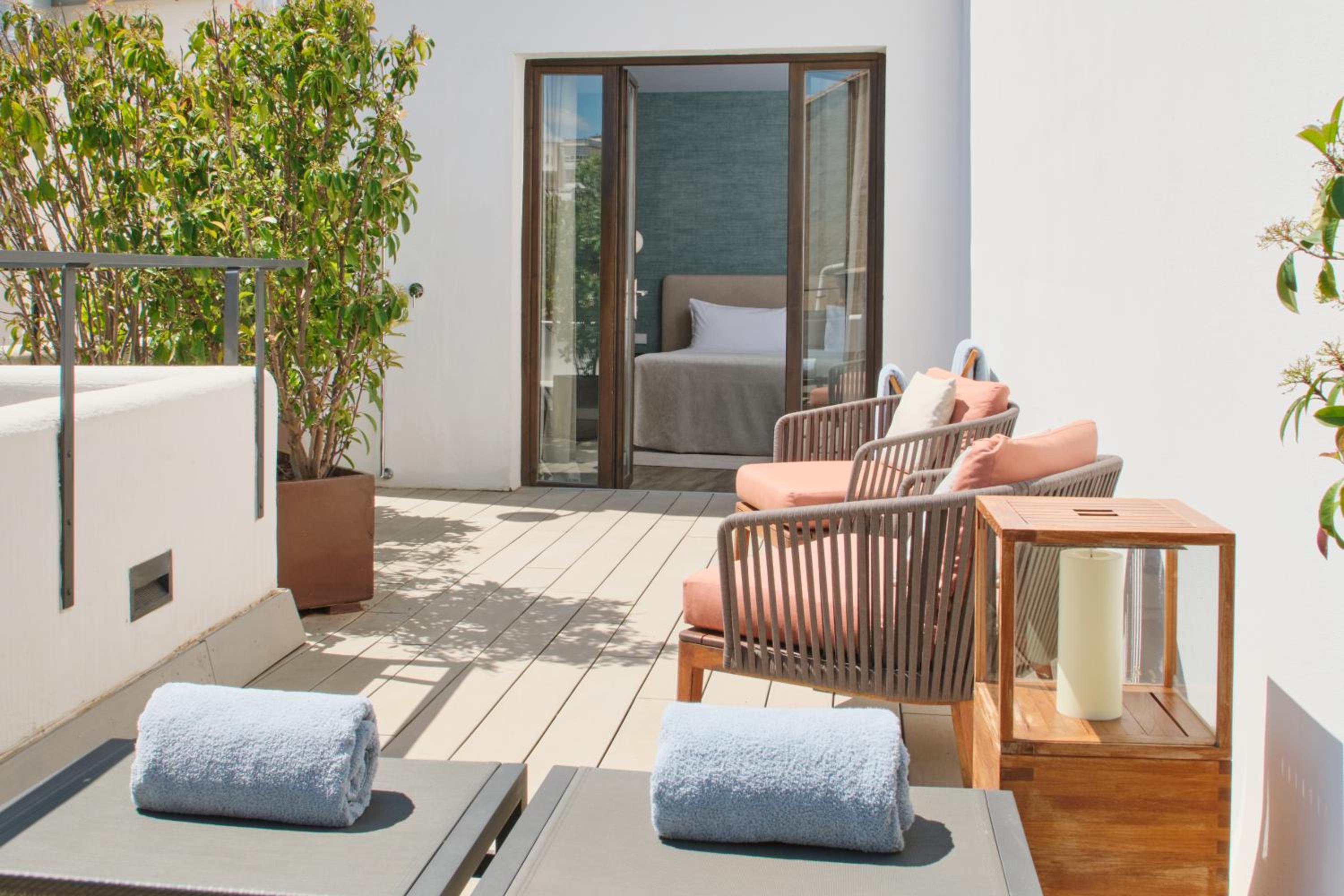 Suite Junior con Terraza Suite Junior con Terraza