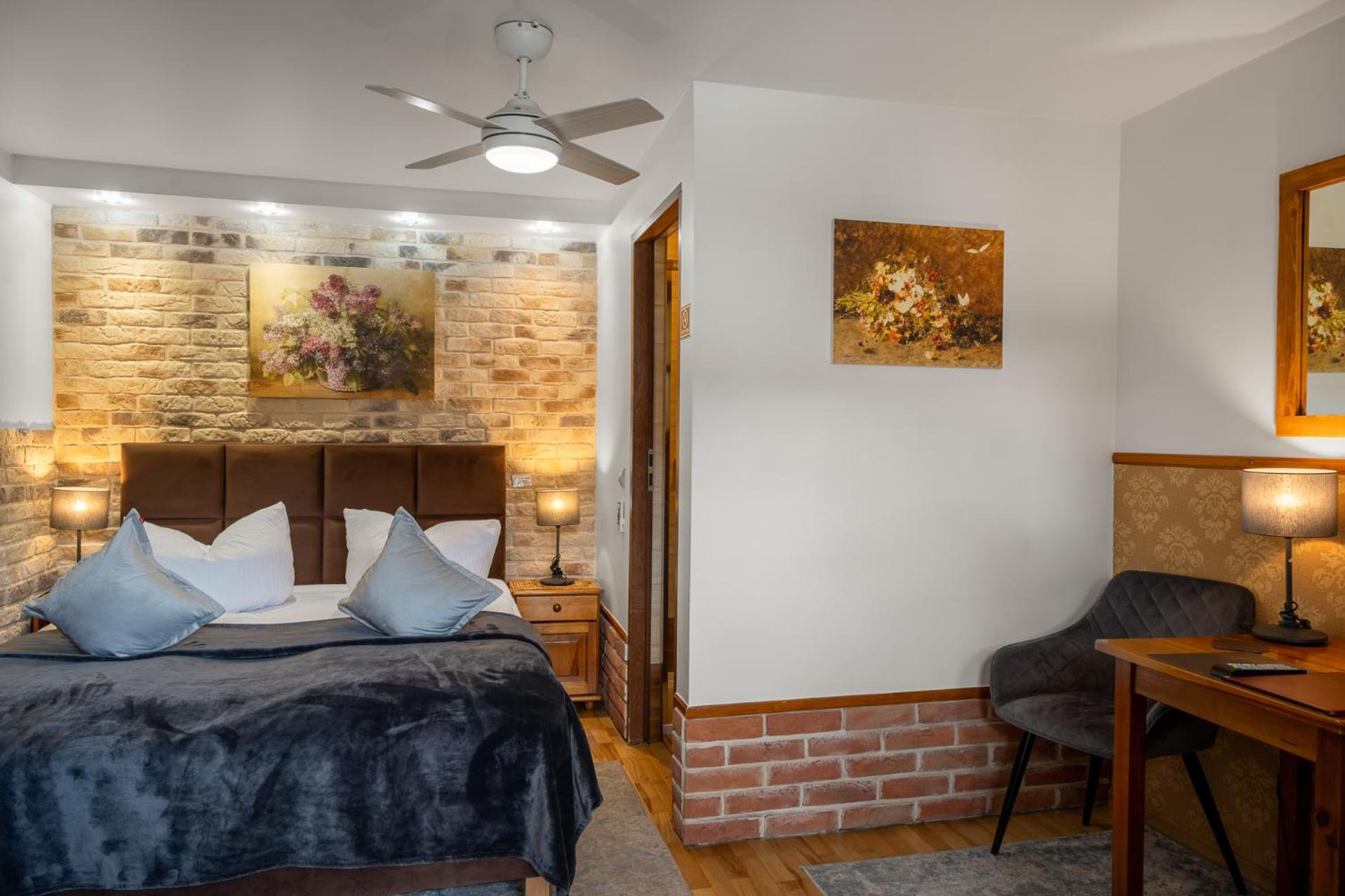 Economy Double Room with Terrace - Ground Floor - Photo 2