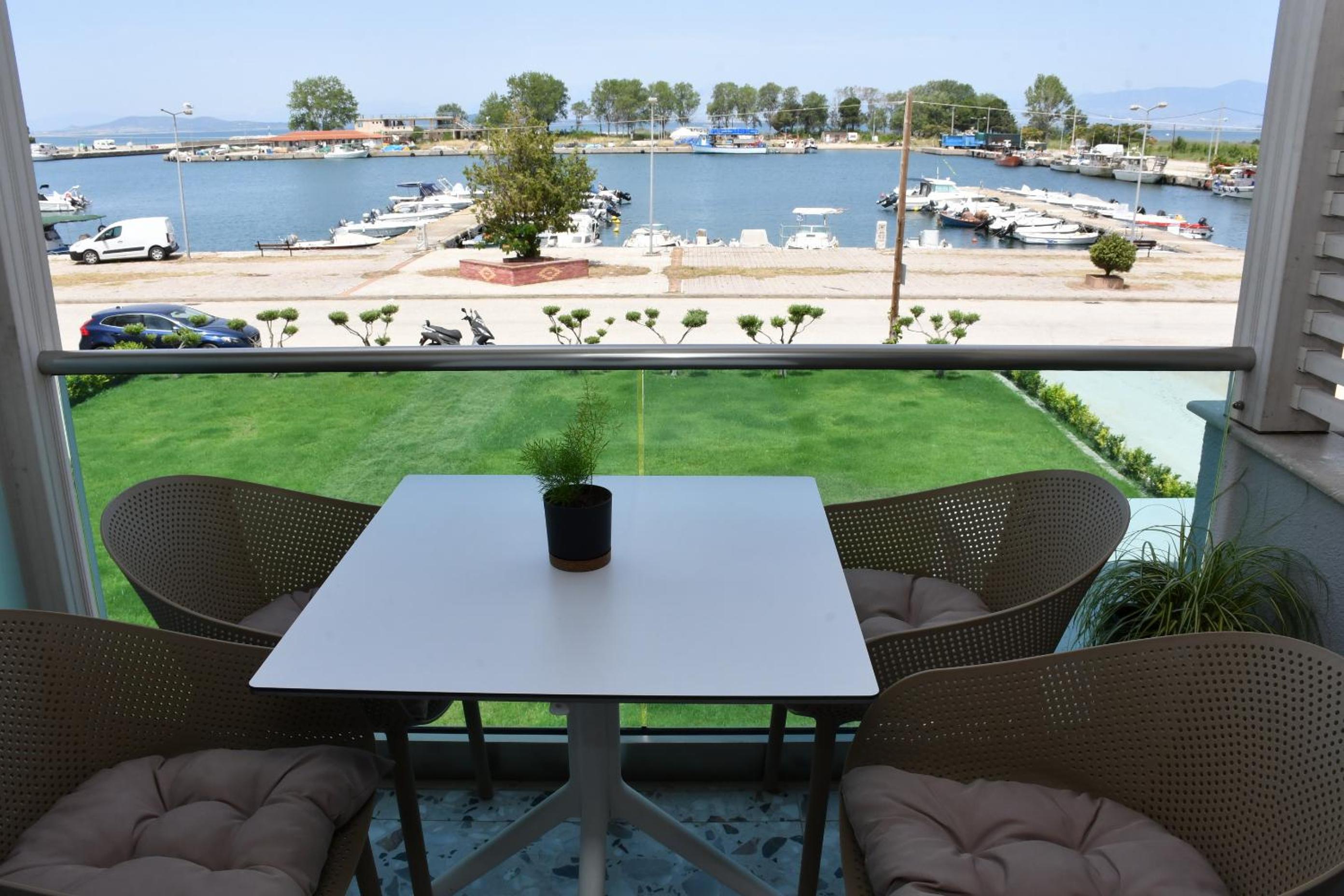 Superior Triple Room with Sea View photo 3