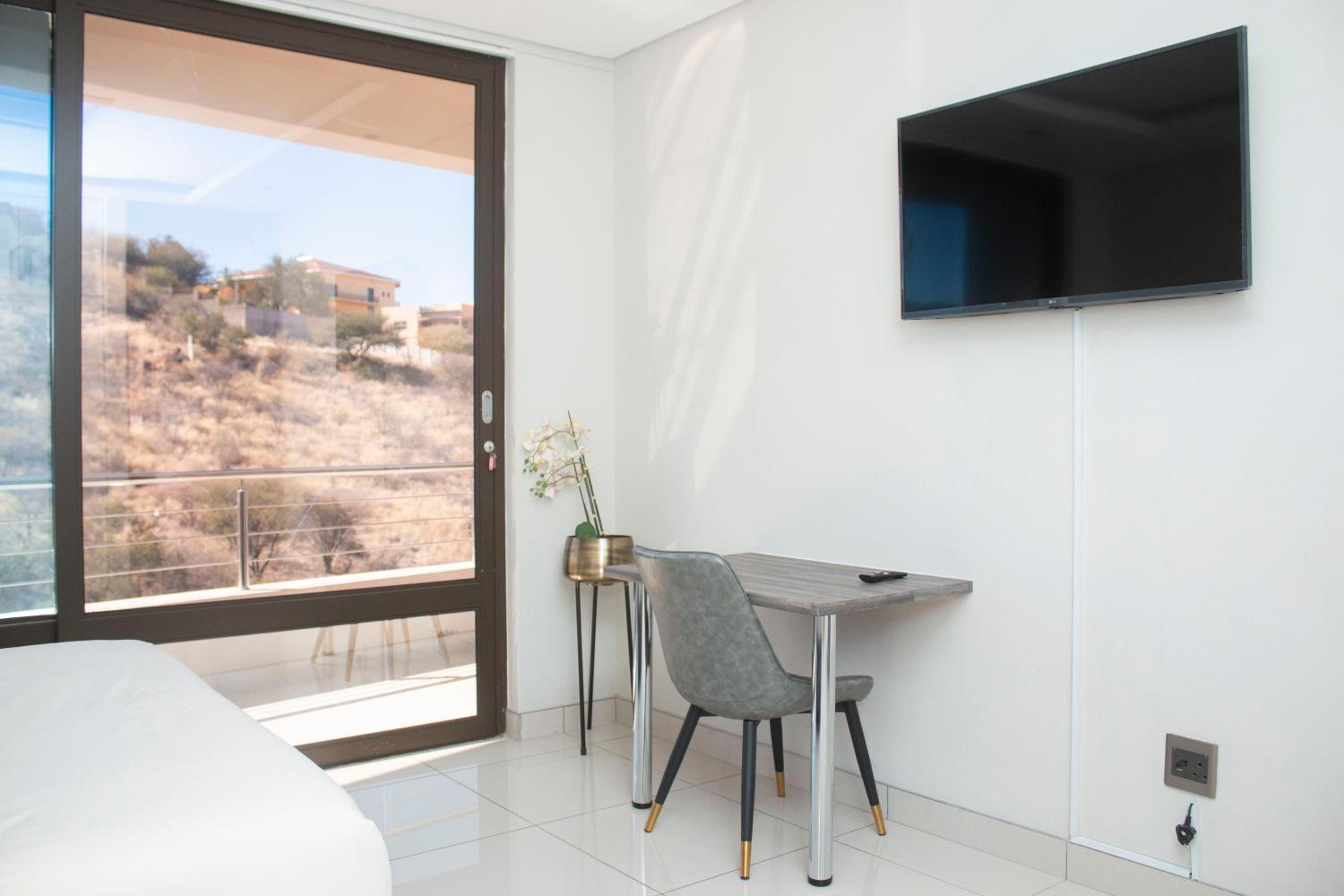 Deluxe Double Room with Balcony photo 1