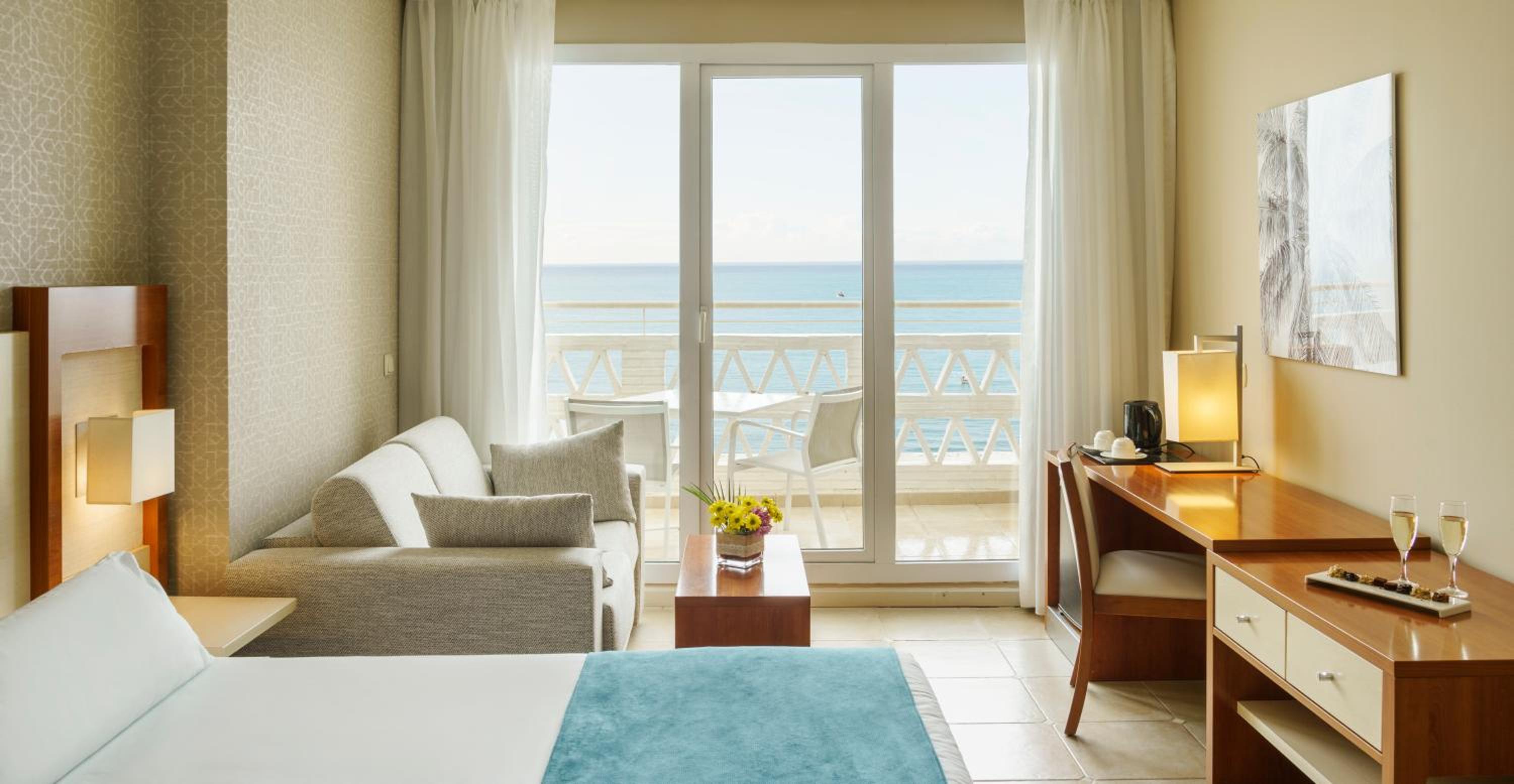 Double or Twin Room with Sea View - Photo 1