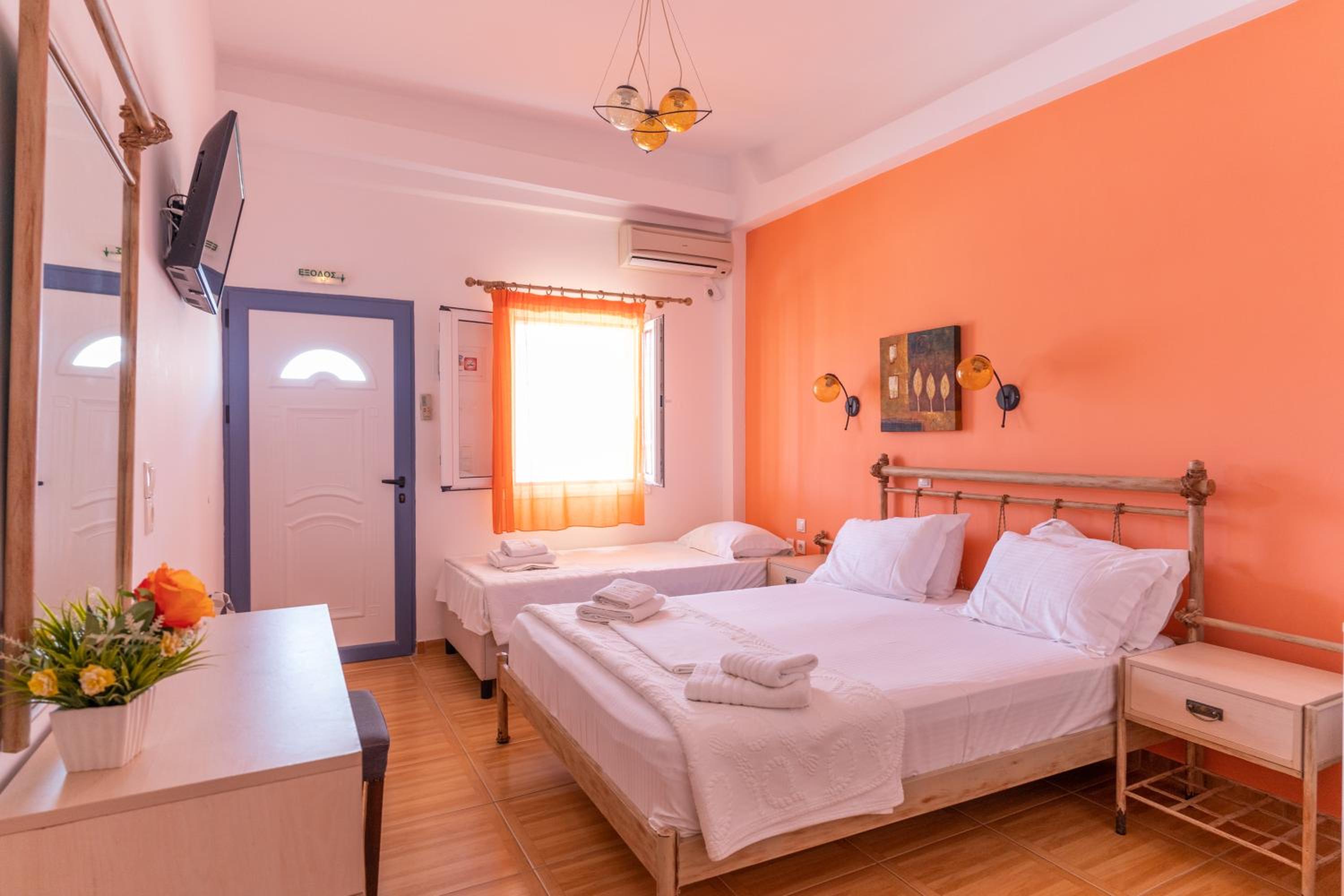 Standard Triple Room - Photo 9