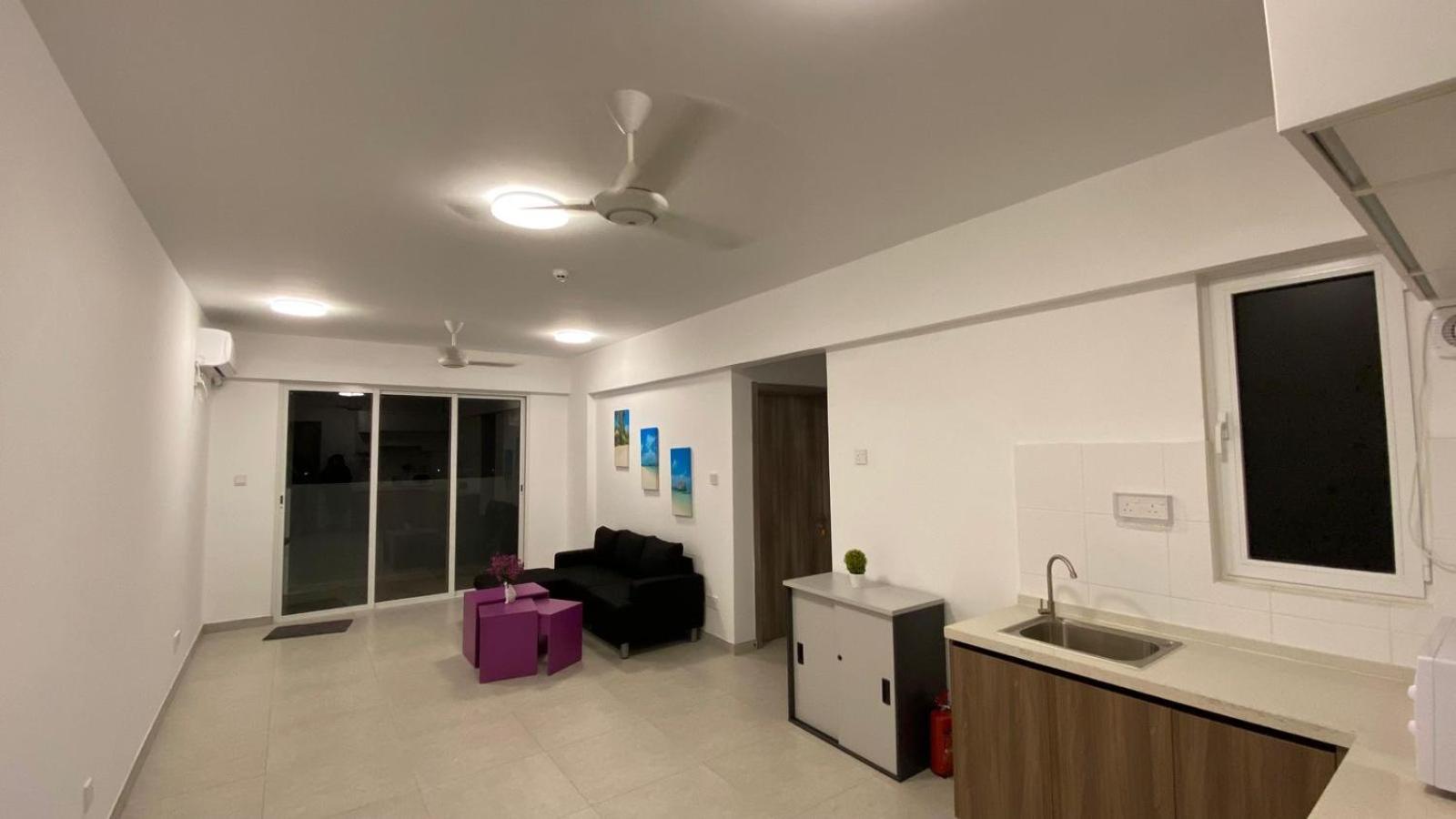 Queen Room with Balcony photo 1