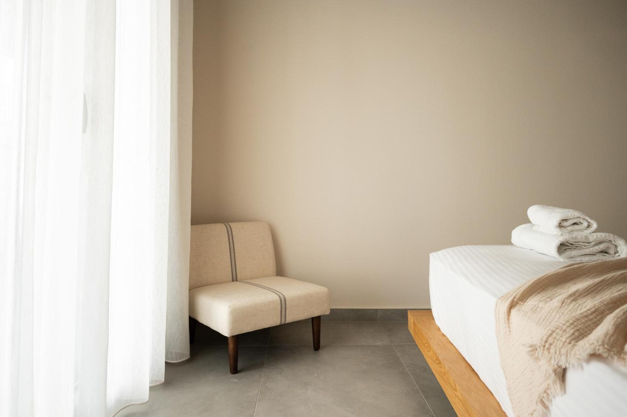 Two-Bedroom Apartment with Balcony and Sea View photo 2