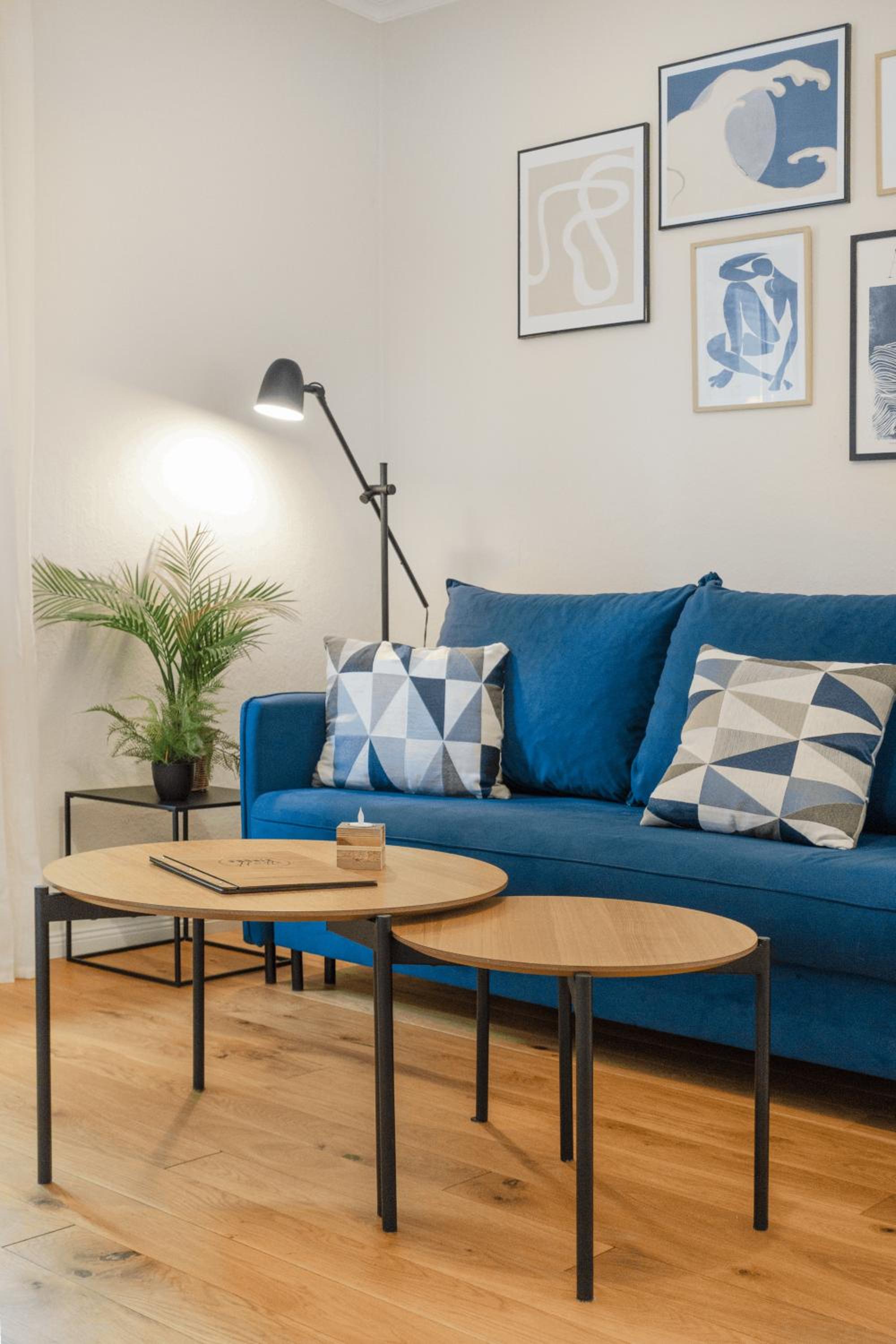 One-Bedroom Apartment photo 1