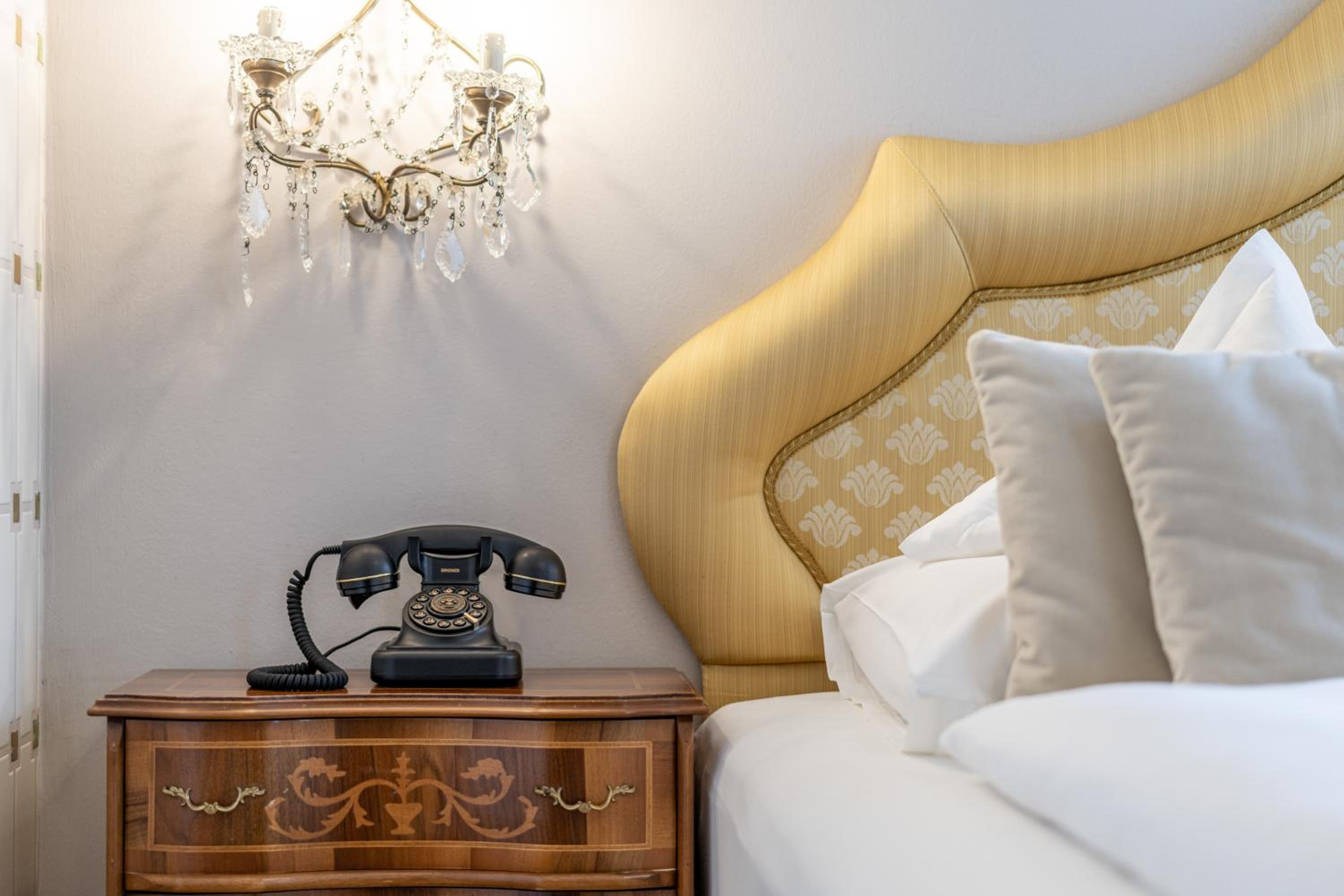 Deluxe Suite - Photo 3