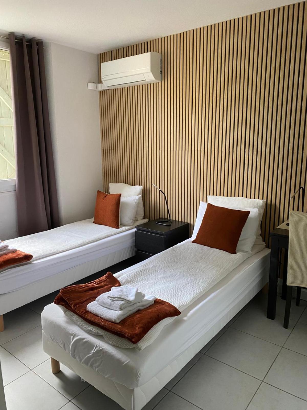 Economy Twin Room photo 1