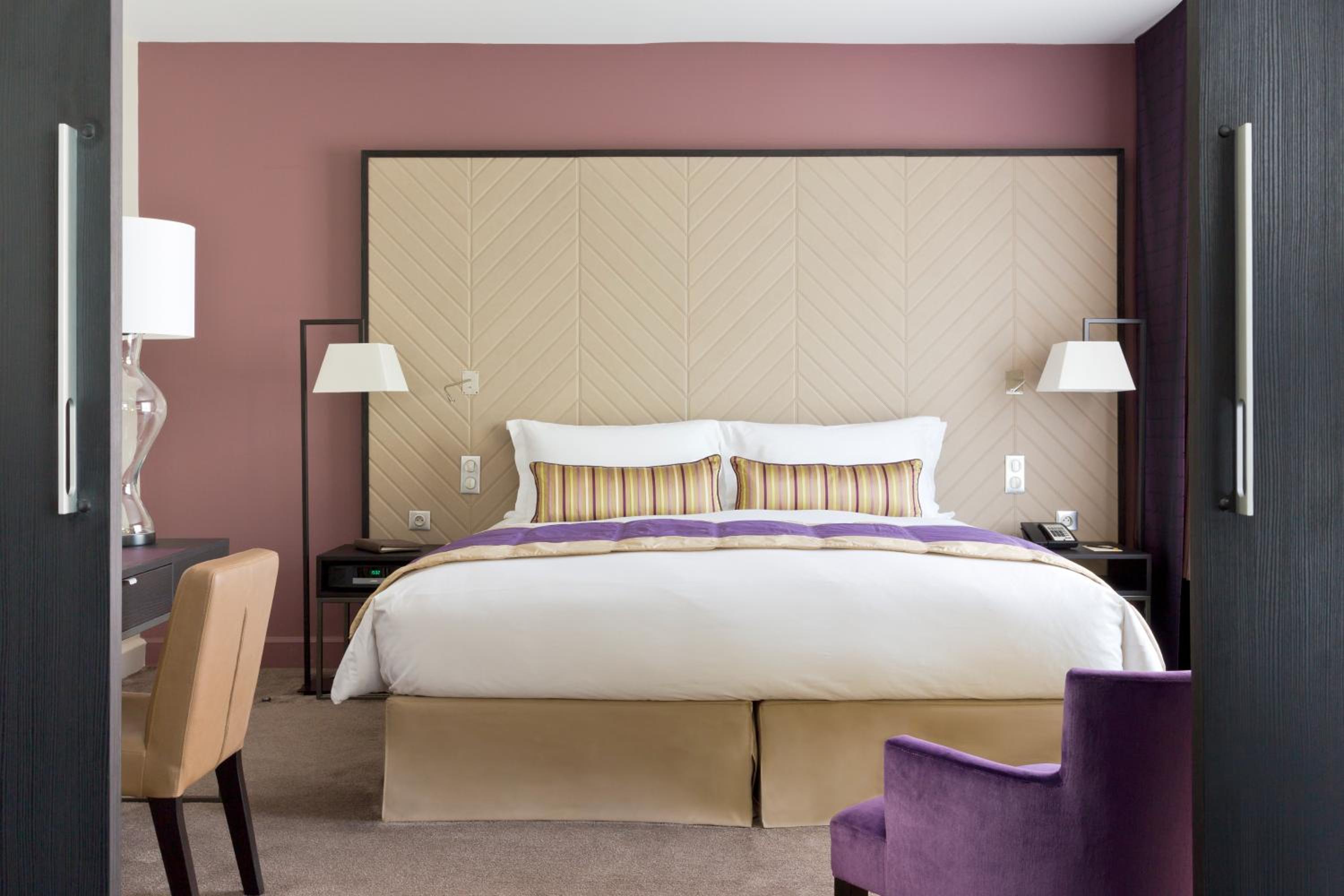Prestige Suite with One King Bed and Separate Lounge - View