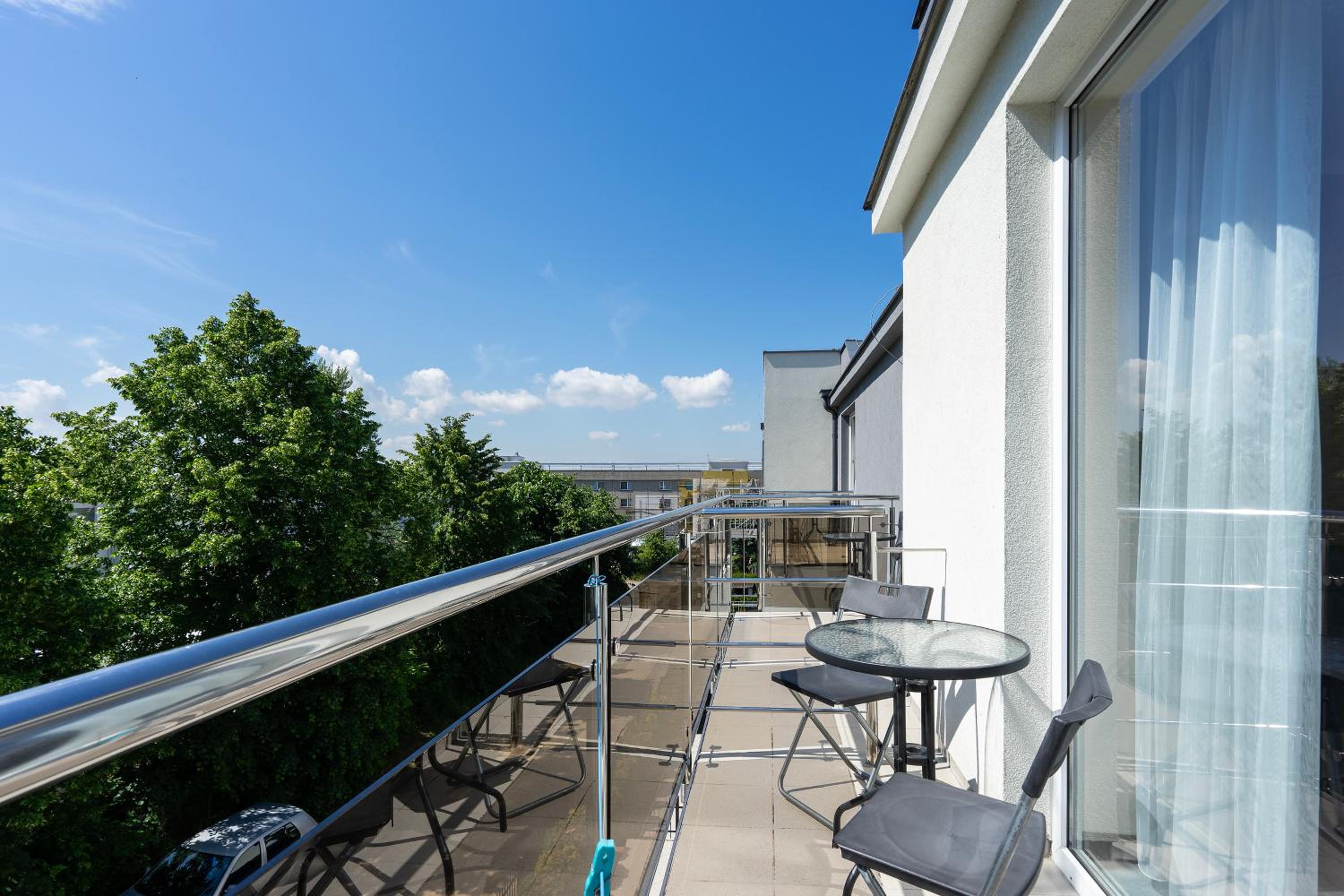 Double Room with Balcony - Photo 18