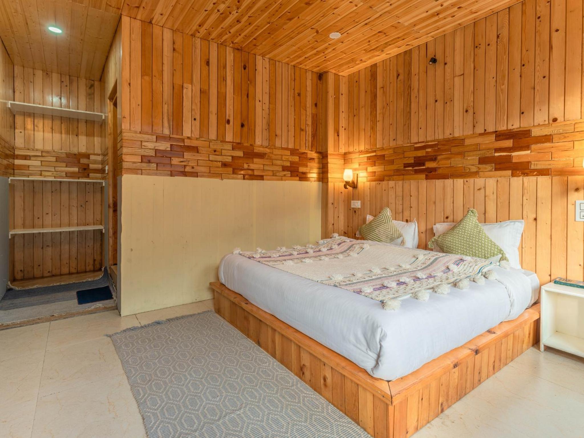 Budget Double Room photo 3